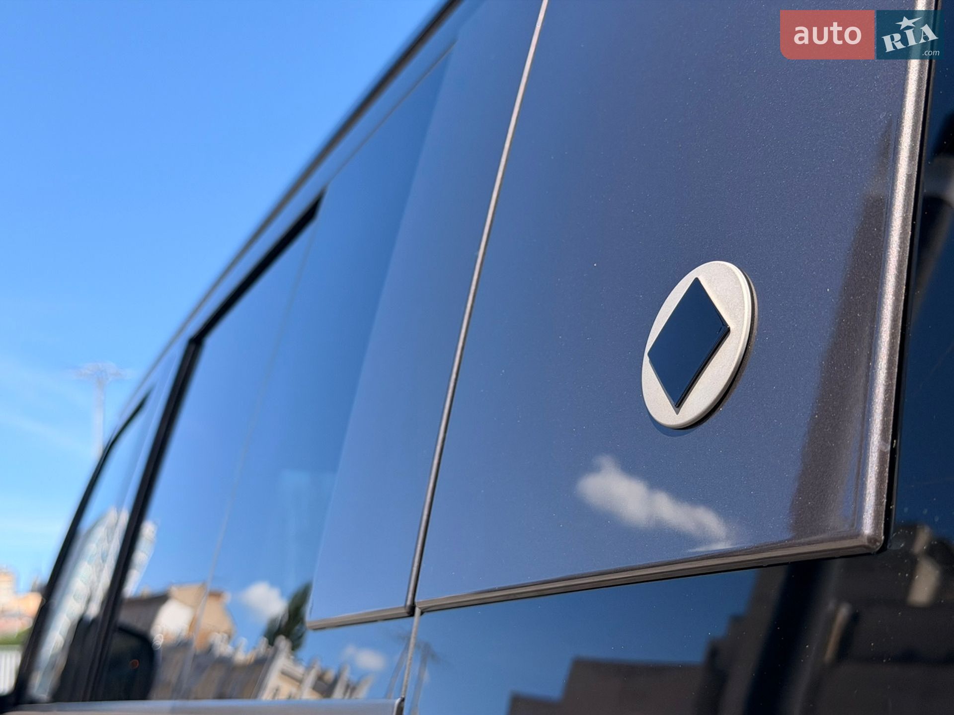 Land Rover Defender 2025 VIN SALEA7B97S2443186 фото оголошення 34 з 39
