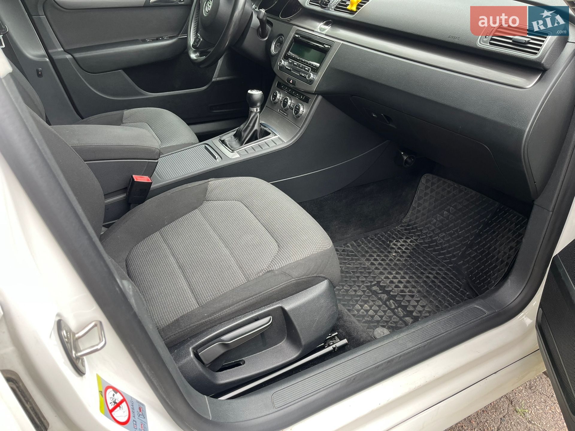 Volkswagen Passat 2012 VIN WVWZZZ3CZCE145841 фото оголошення 8 з 20