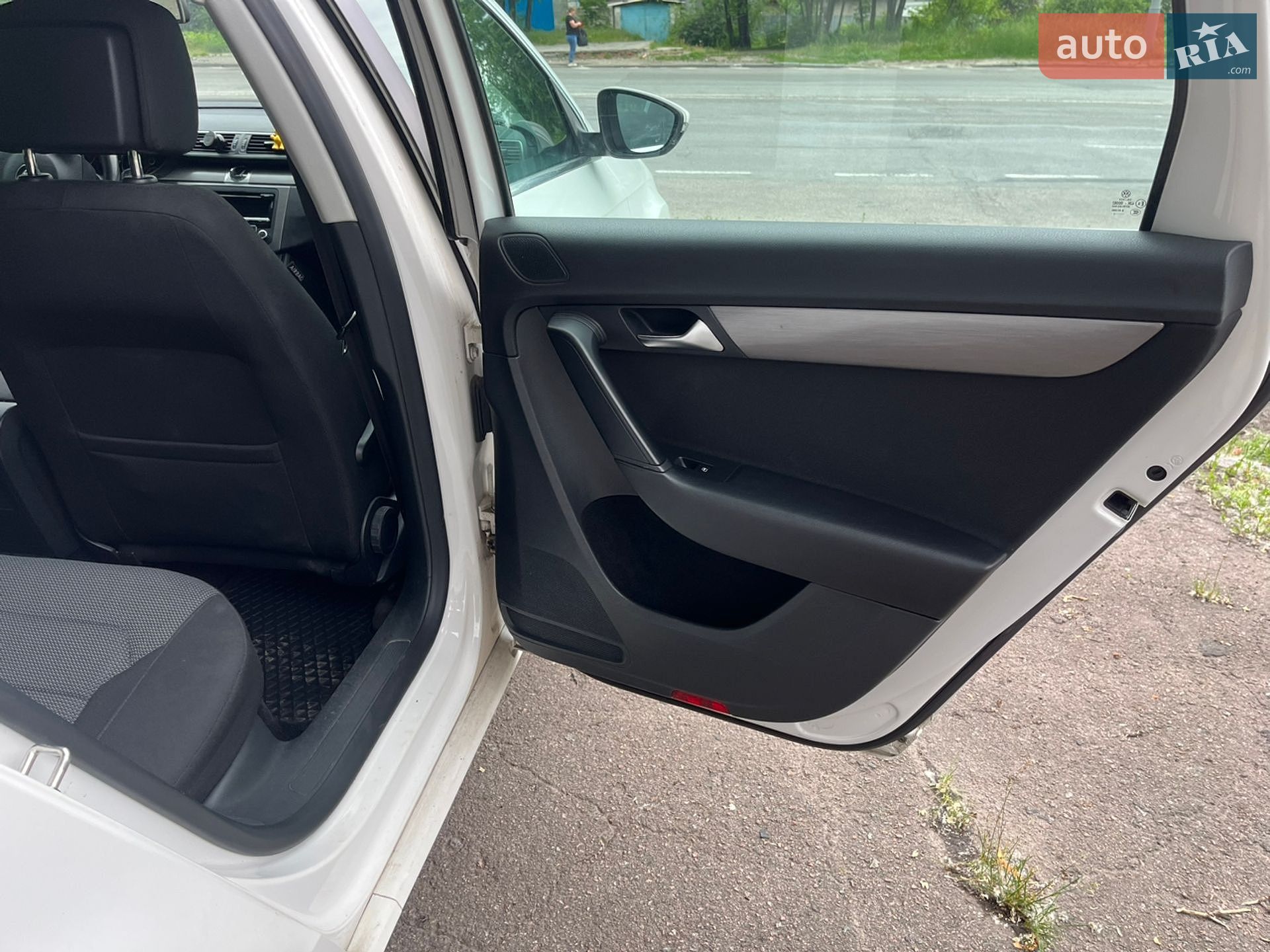 Volkswagen Passat 2012 VIN WVWZZZ3CZCE145841 фото оголошення 13 з 20