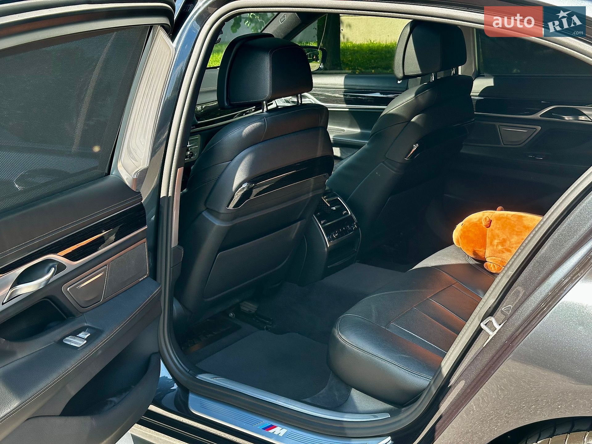 BMW 7 Series 2016 VIN WBA7E2C53GG548284 фото оголошення 11 з 19