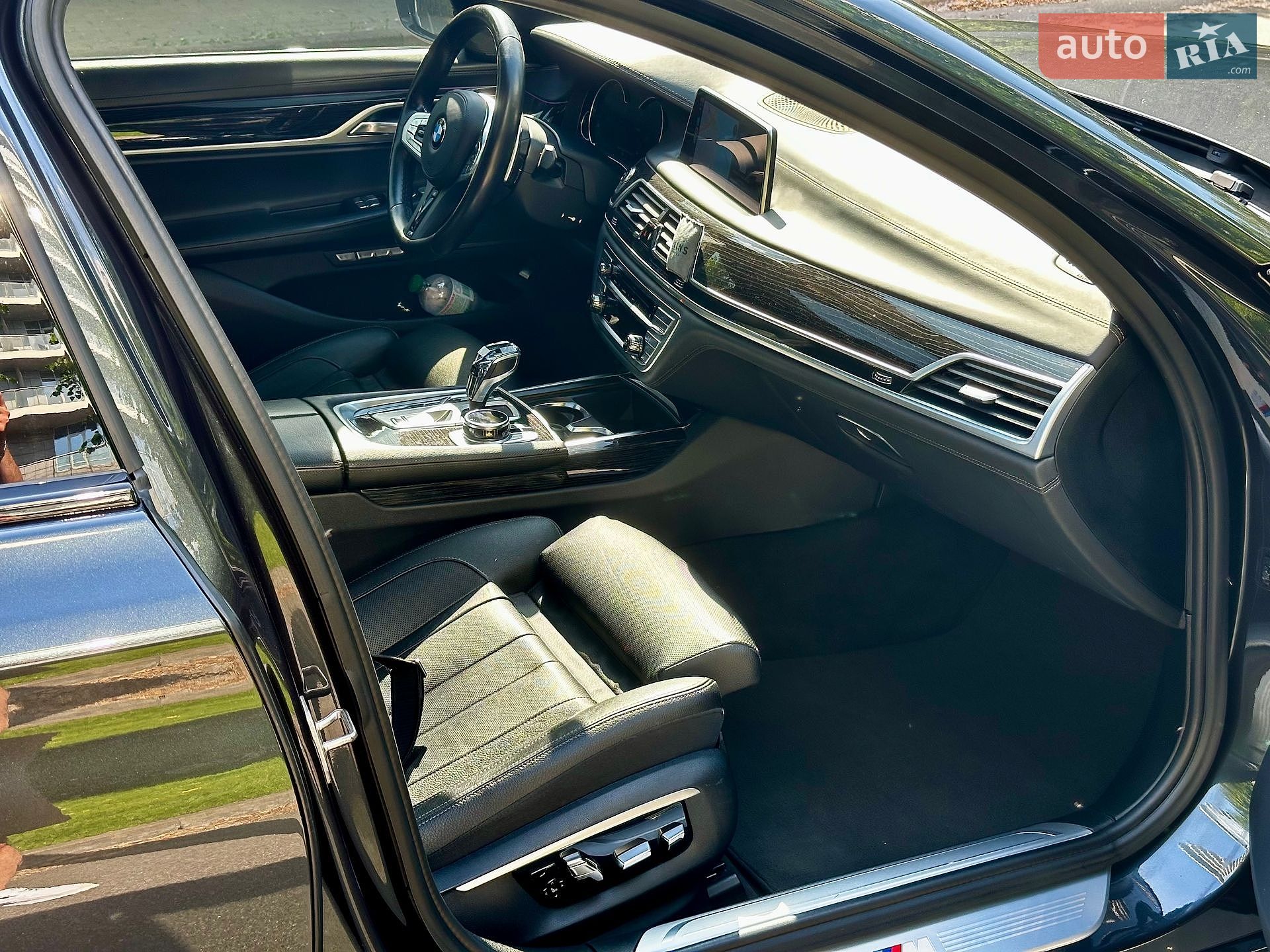 BMW 7 Series 2016 VIN WBA7E2C53GG548284 фото оголошення 12 з 19