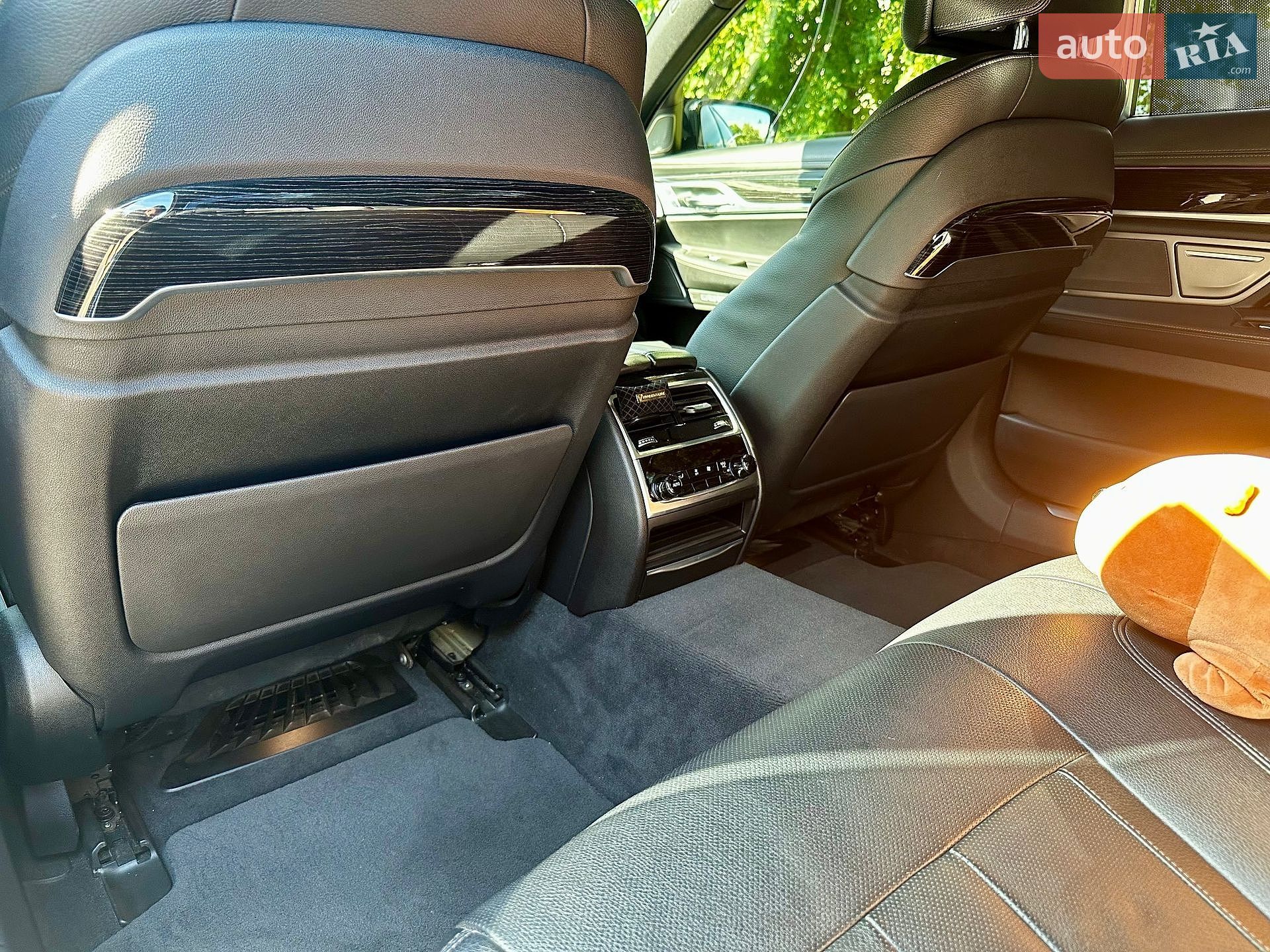 BMW 7 Series 2016 VIN WBA7E2C53GG548284 фото оголошення 17 з 19
