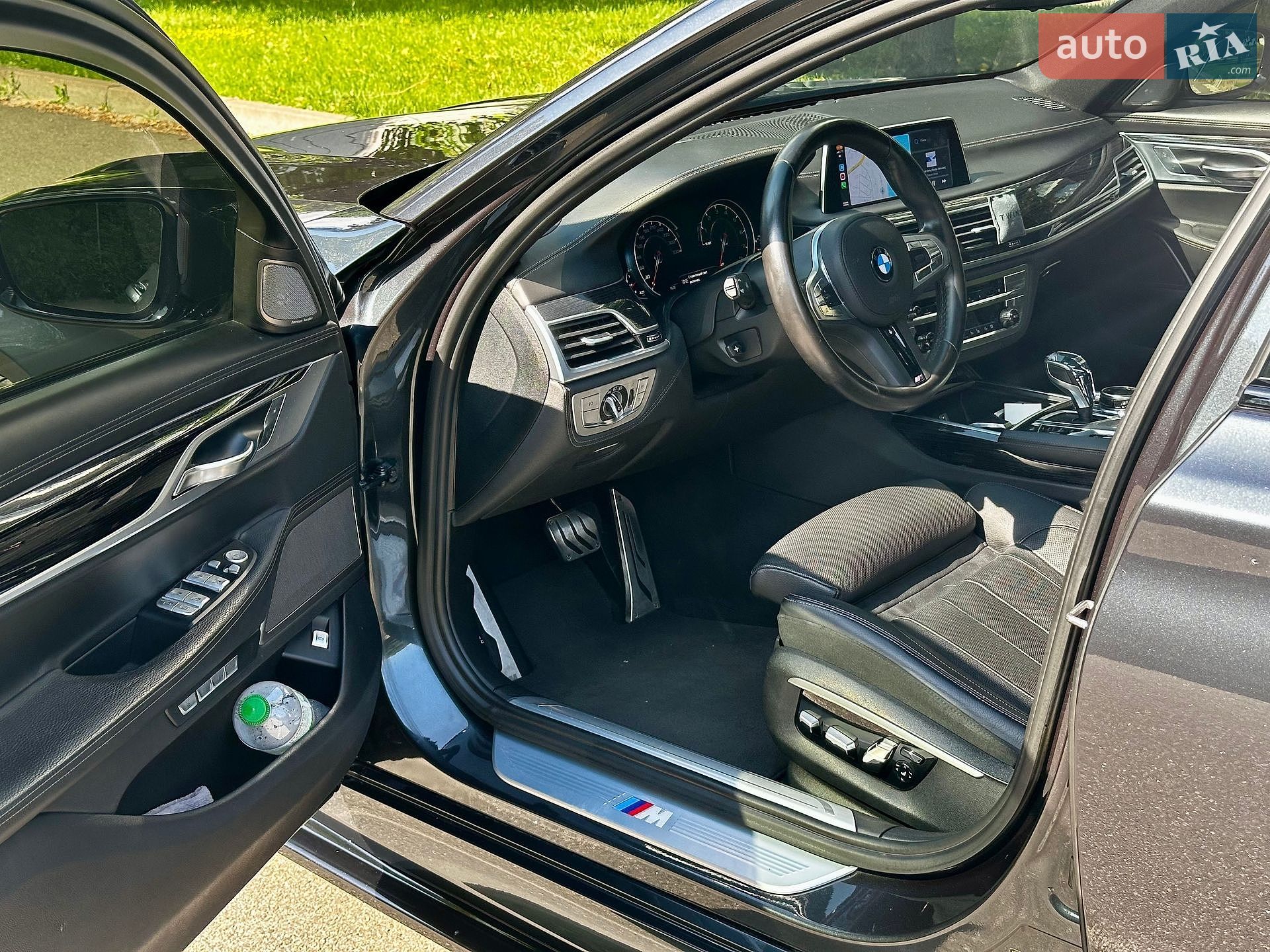 BMW 7 Series 2016 VIN WBA7E2C53GG548284 фото оголошення 10 з 19