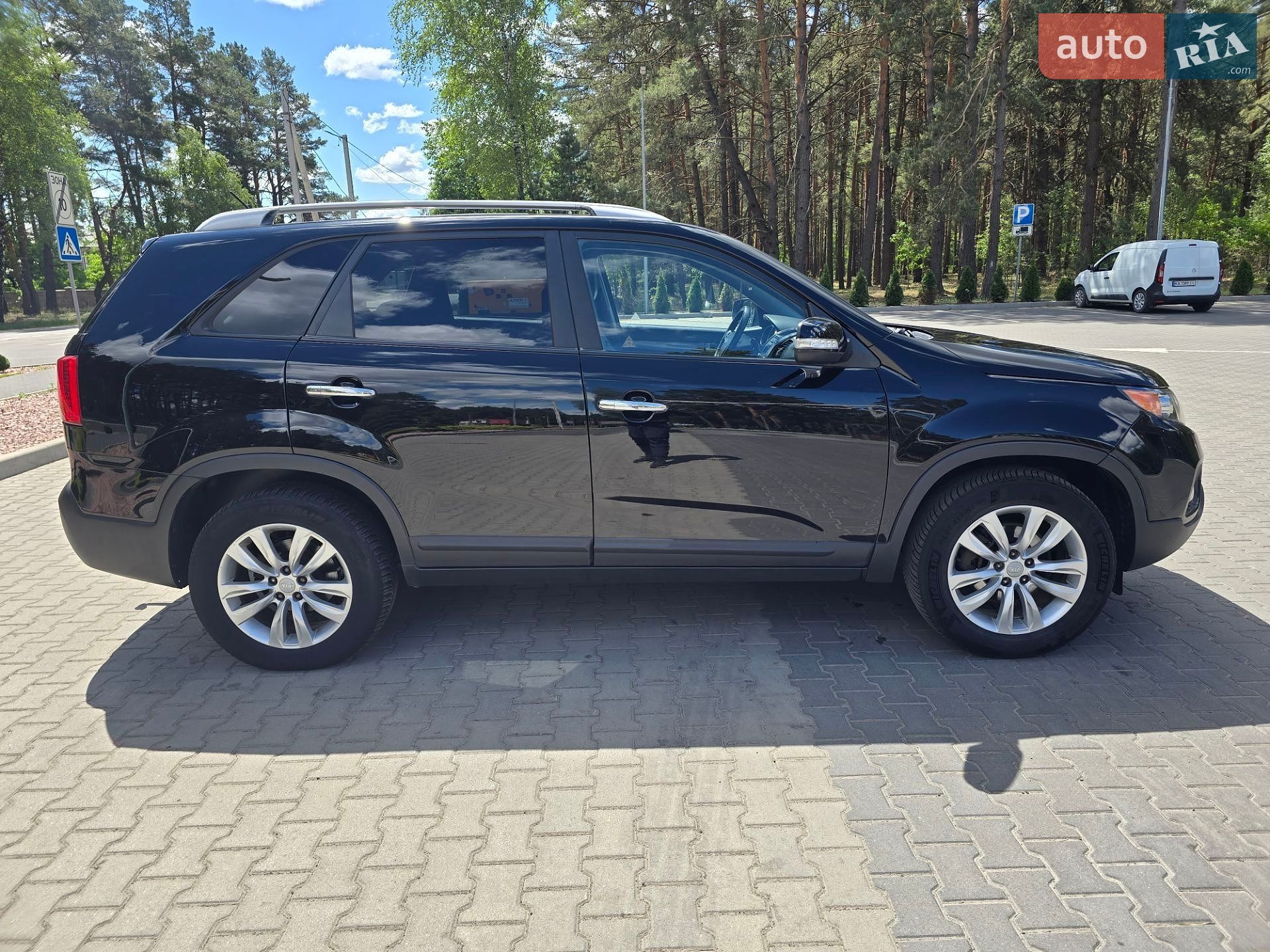 Kia Sorento 2010 VIN KNAKU814BB5141654 фото оголошення 4 з 23