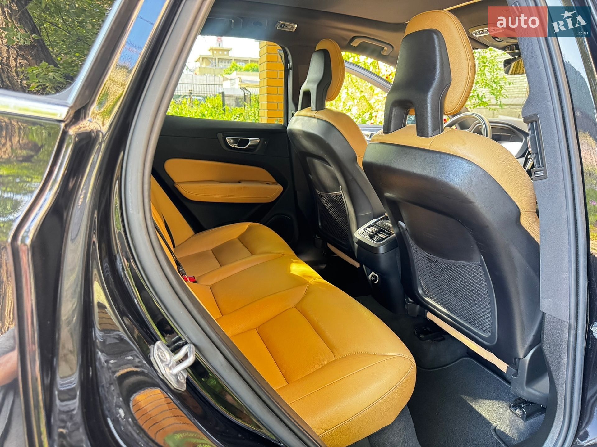 Volvo XC60 2017 VIN YV4102RL7J1034846 фото оголошення 12 з 19