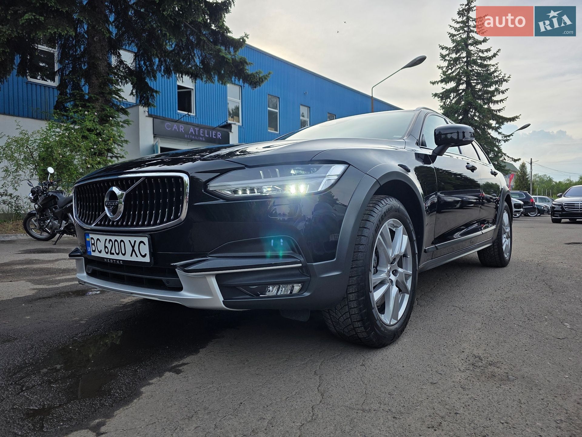 Volvo V90 Cross Country 2020 VIN YV1PZ68TCL1114387 фото оголошення 2 з 16