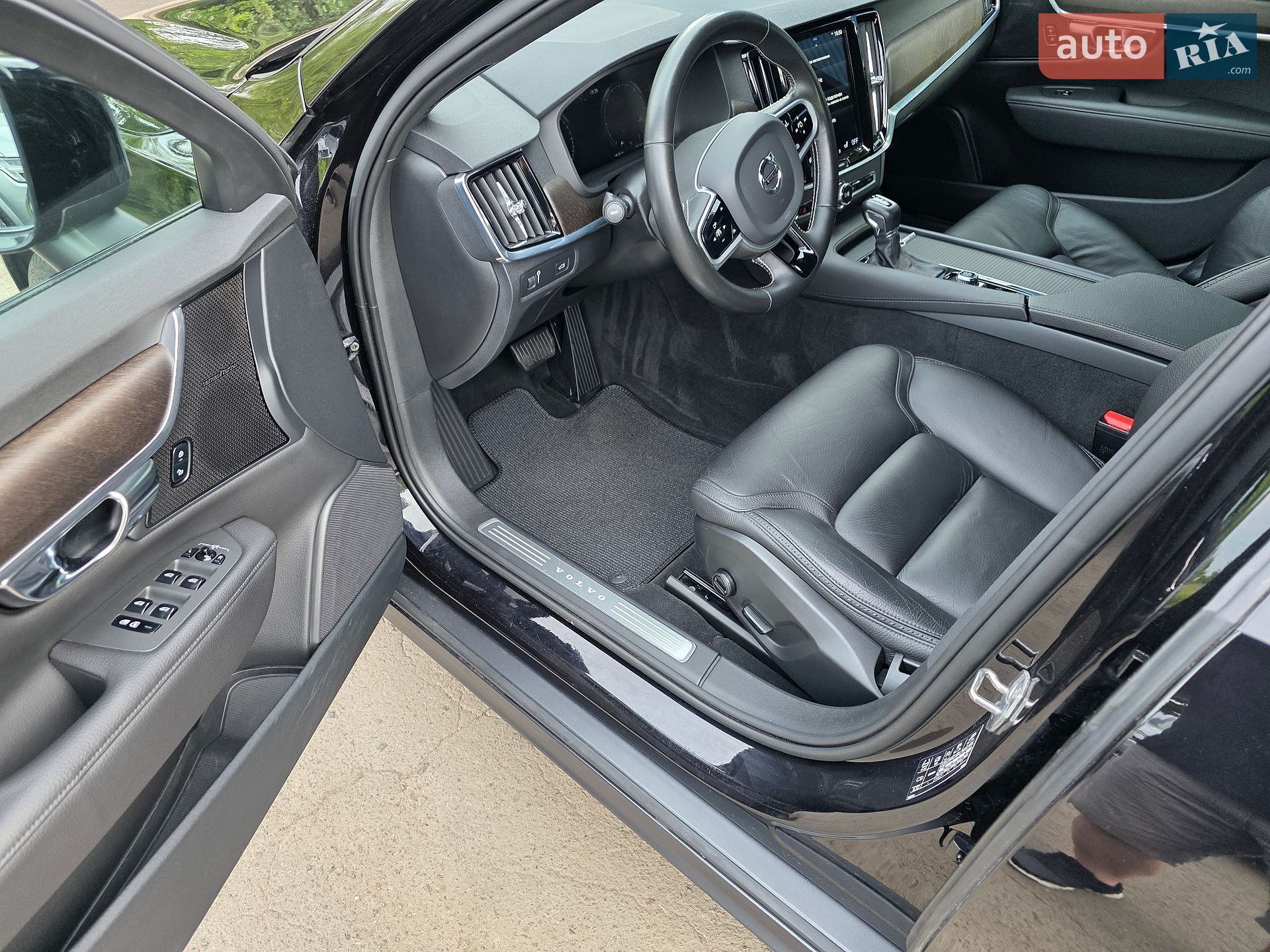 Volvo V90 Cross Country 2020 VIN YV1PZ68TCL1114387 фото оголошення 7 з 16
