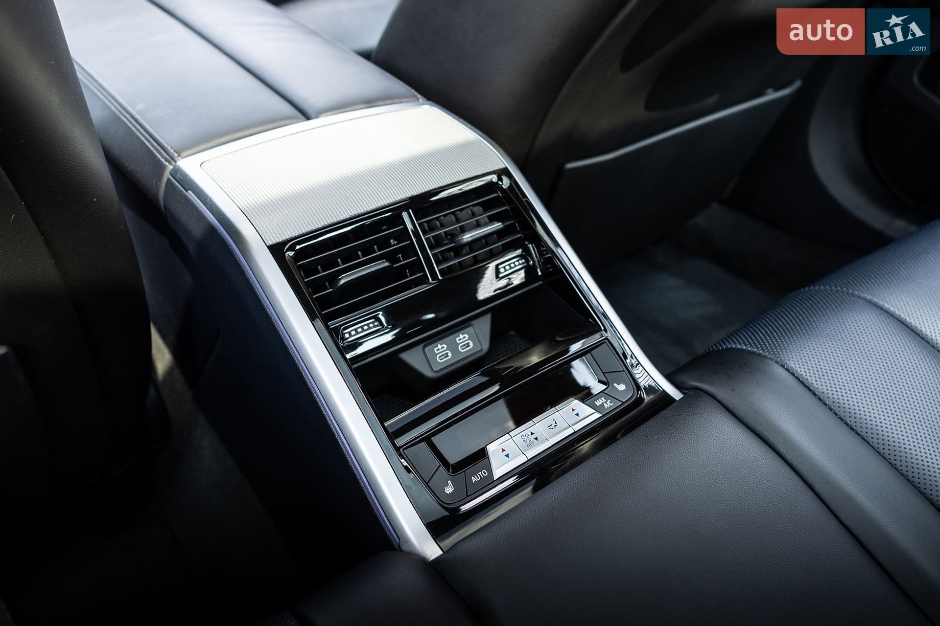 BMW 8 Series Gran Coupe 2019 VIN WBAGV8C08LBP49046 фото оголошення 24 з 31