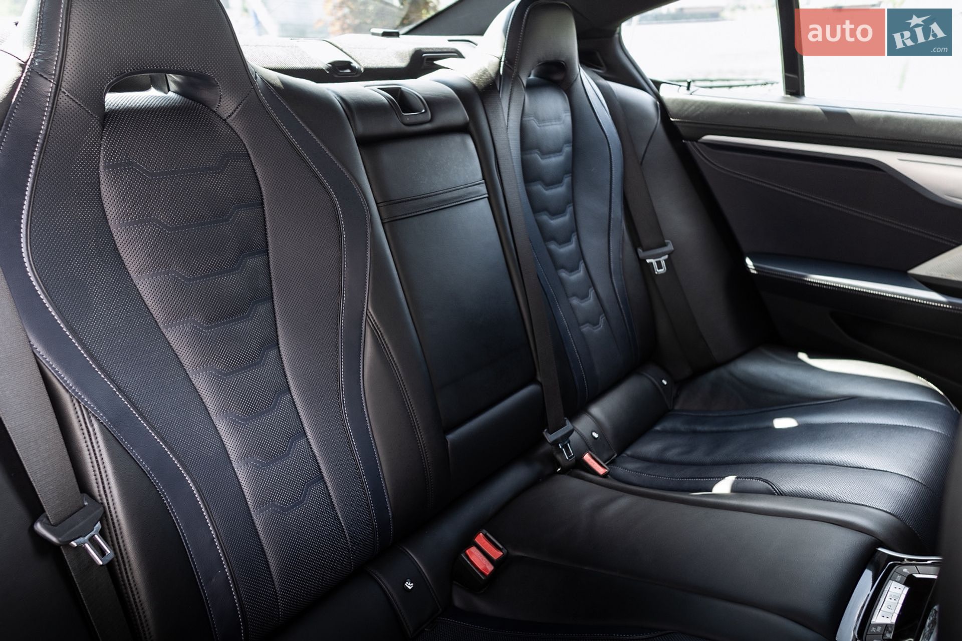 BMW 8 Series Gran Coupe 2019 VIN WBAGV8C08LBP49046 фото оголошення 29 з 31