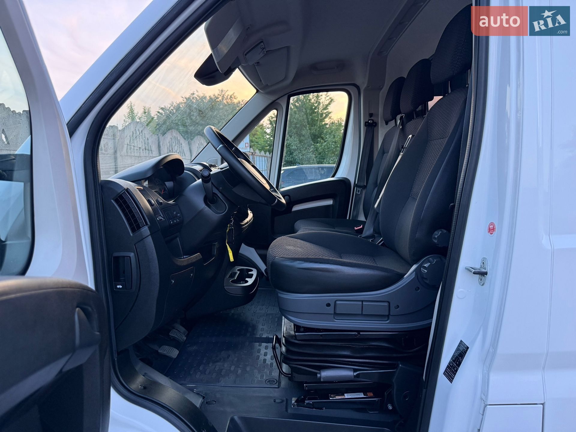 Peugeot Boxer 2021 VIN VF3YCBNFC12R86052 фото оголошення 12 з 57