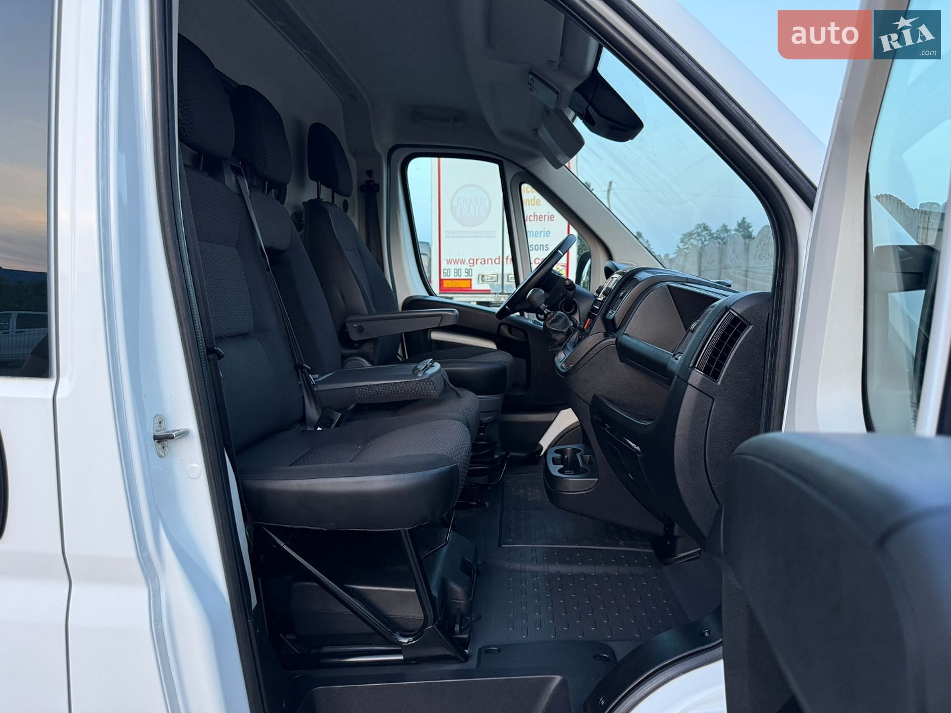 Peugeot Boxer 2021 VIN VF3YCBNFC12R86052 фото оголошення 31 з 57
