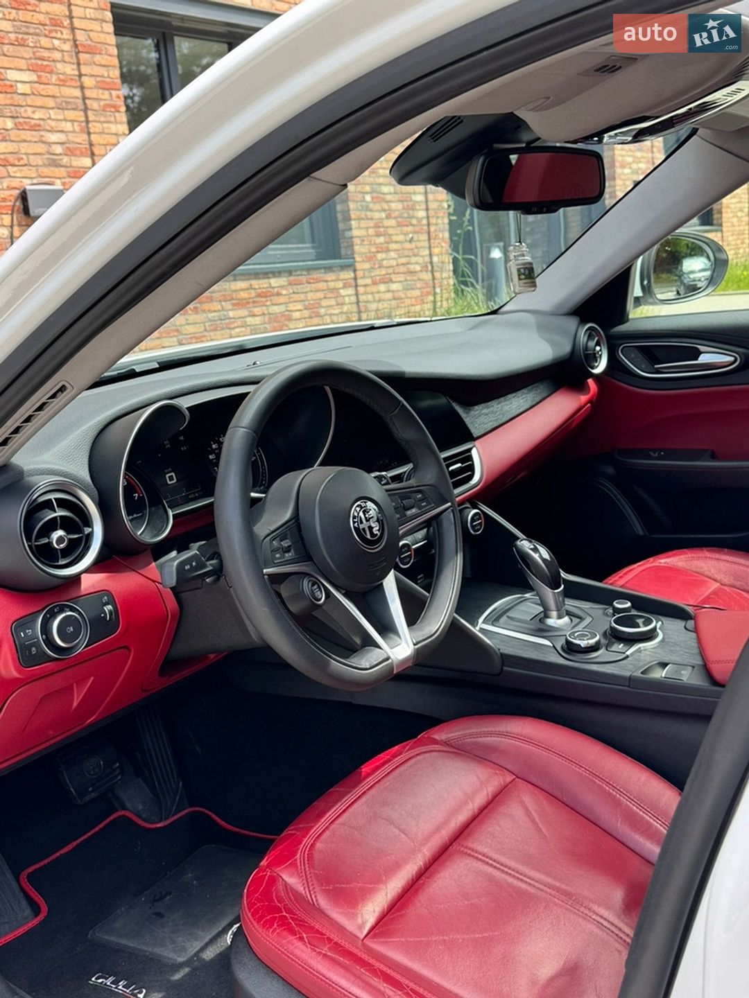 Alfa Romeo Giulia 2018 VIN ZARFAEBN7J7594839 фото оголошення 20 з 29