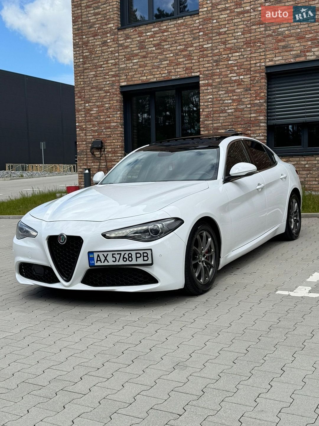 Alfa Romeo Giulia 2018 VIN ZARFAEBN7J7594839 фото оголошення 3 з 29