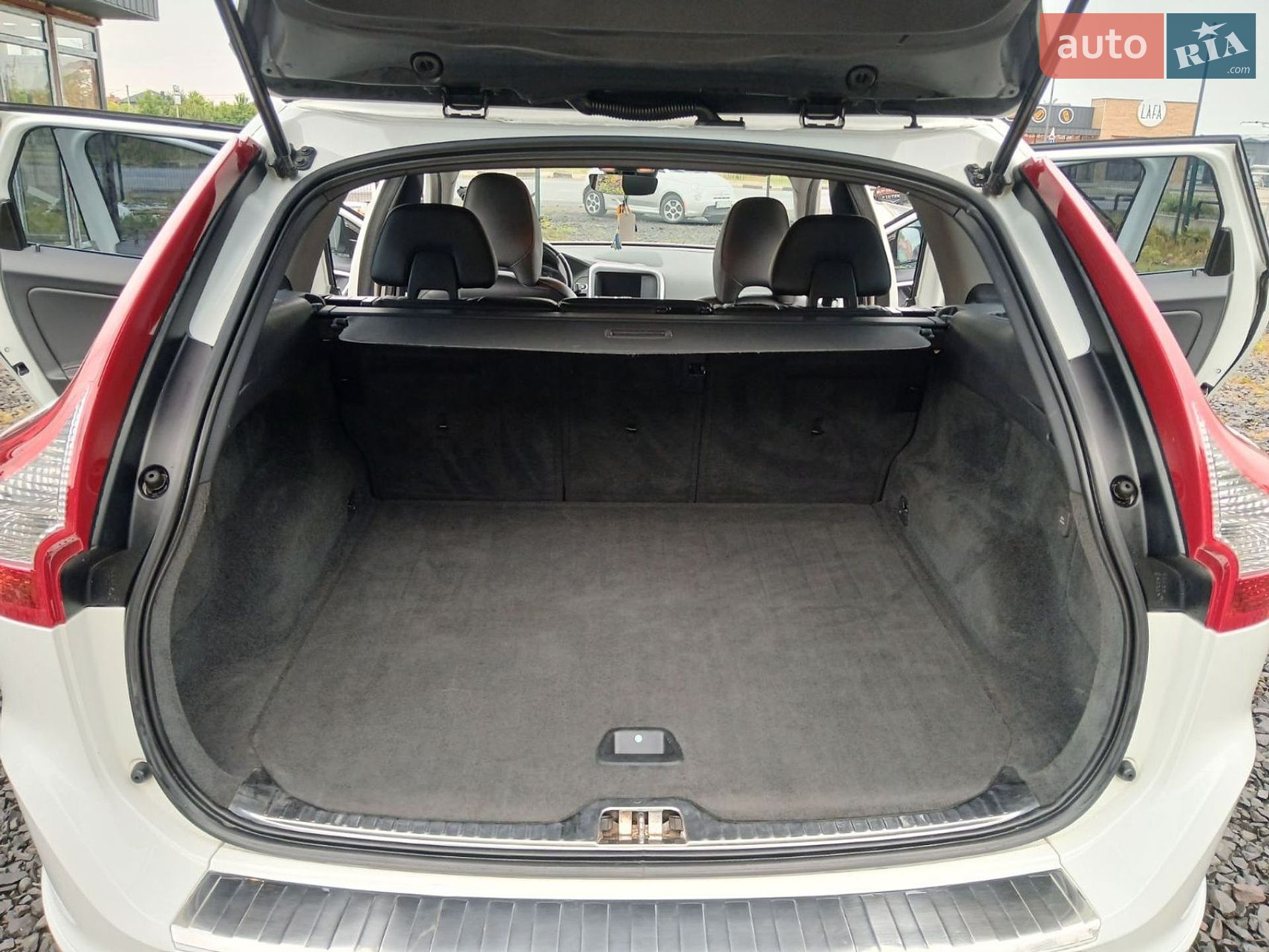 Volvo Xc60 2014 VIN YV1DZ8756F2713553 фото оголошення 18 з 41
