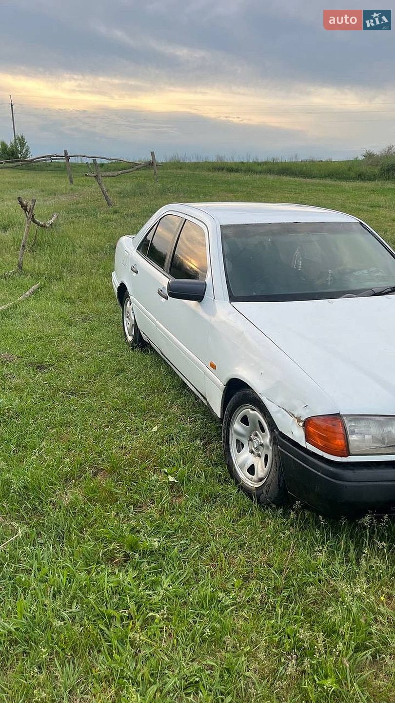 Mercedes-Benz C-Class 1994 VIN WDB2020181F106885 фото оголошення 3 з 7