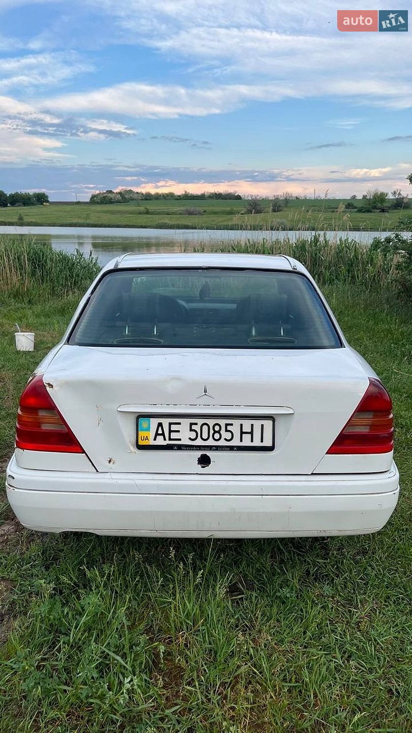Mercedes-Benz C-Class 1994 VIN WDB2020181F106885 фото оголошення 6 з 7