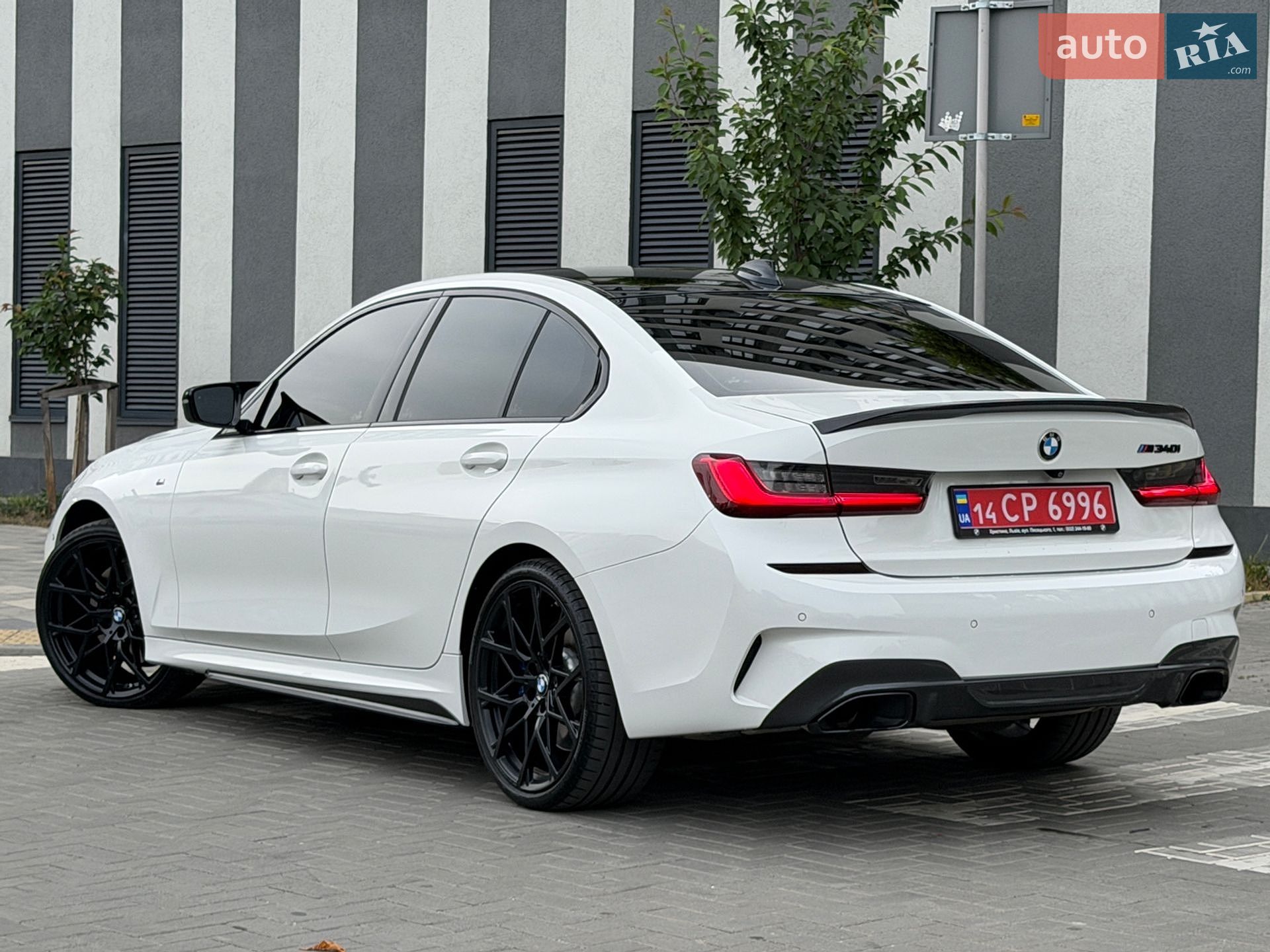 BMW 3 Series 2019 VIN WBA5U9C09LFH06508 фото оголошення 2 з 39