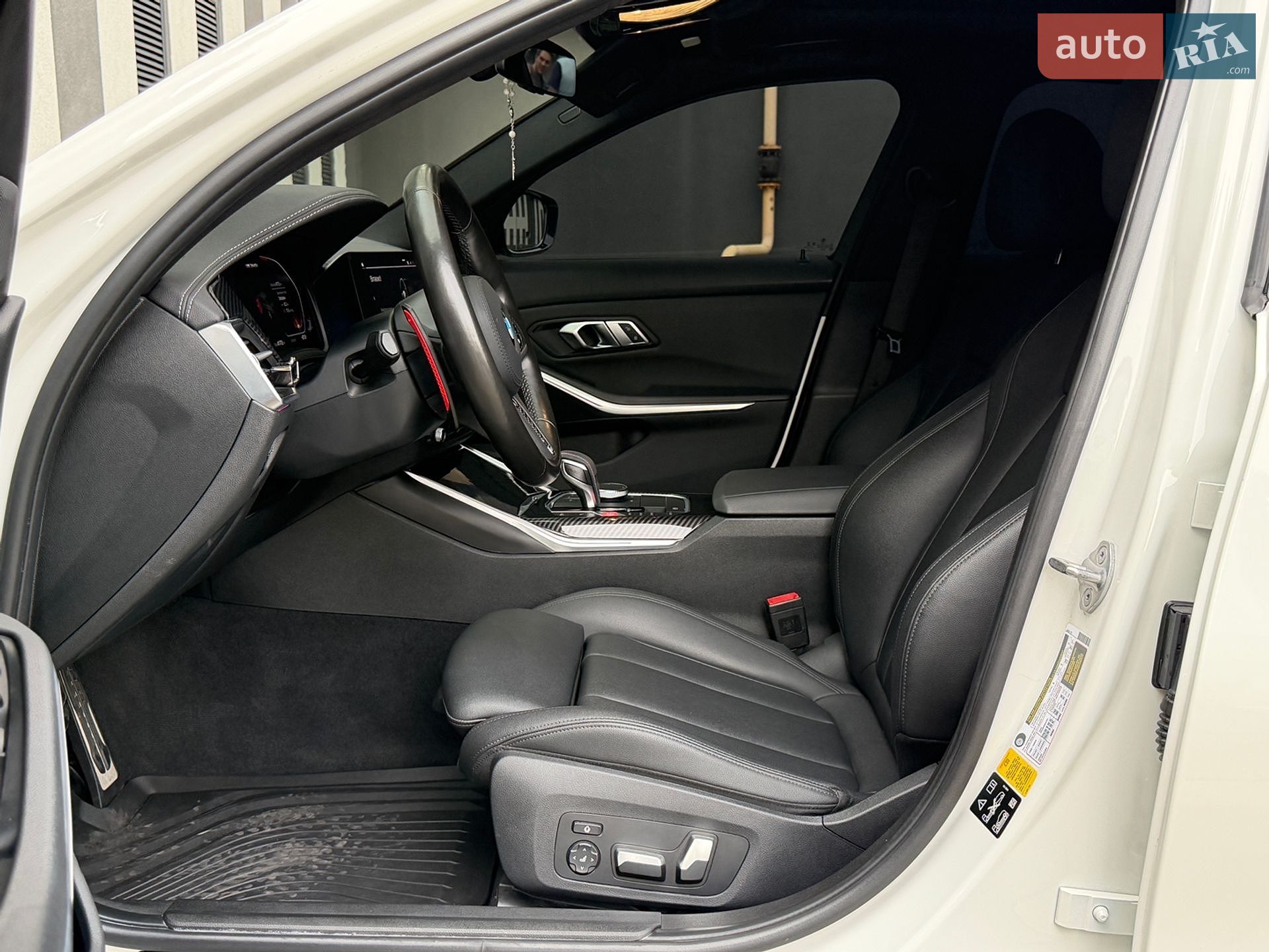 BMW 3 Series 2019 VIN WBA5U9C09LFH06508 фото оголошення 21 з 39