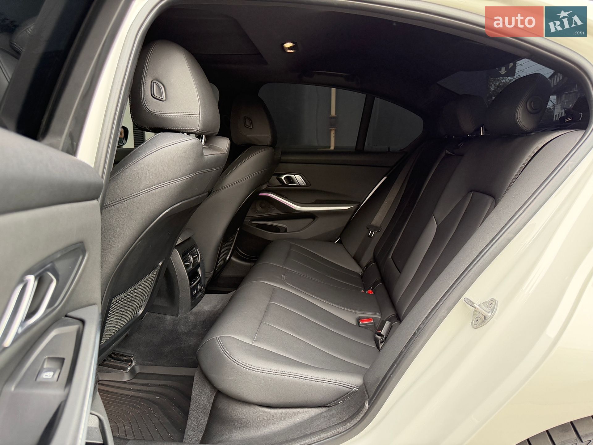 BMW 3 Series 2019 VIN WBA5U9C09LFH06508 фото оголошення 22 з 39