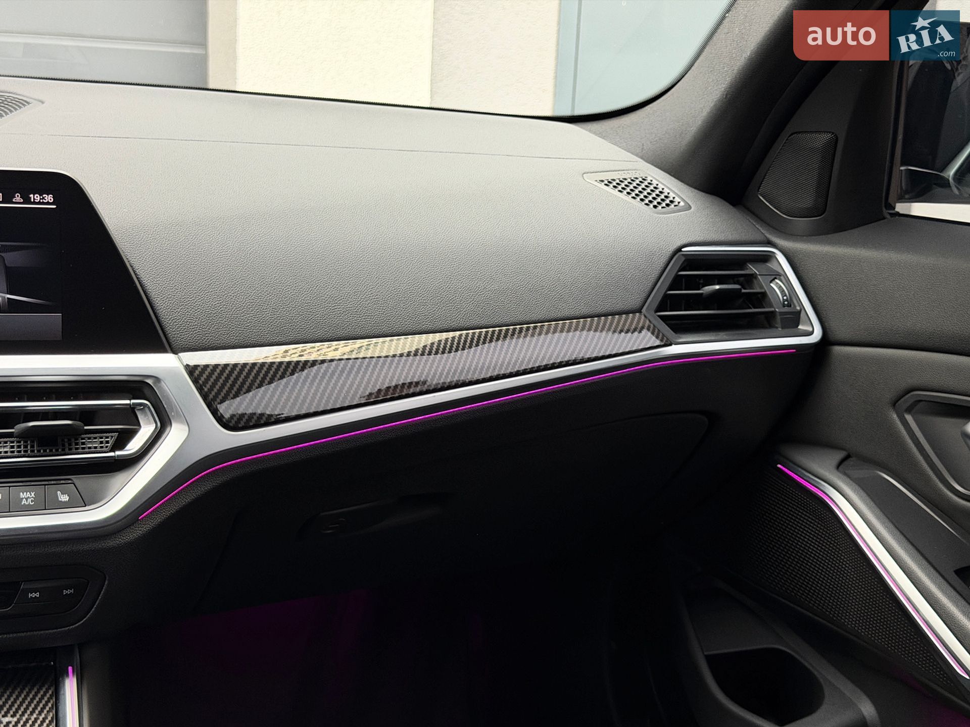 BMW 3 Series 2019 VIN WBA5U9C09LFH06508 фото оголошення 28 з 39