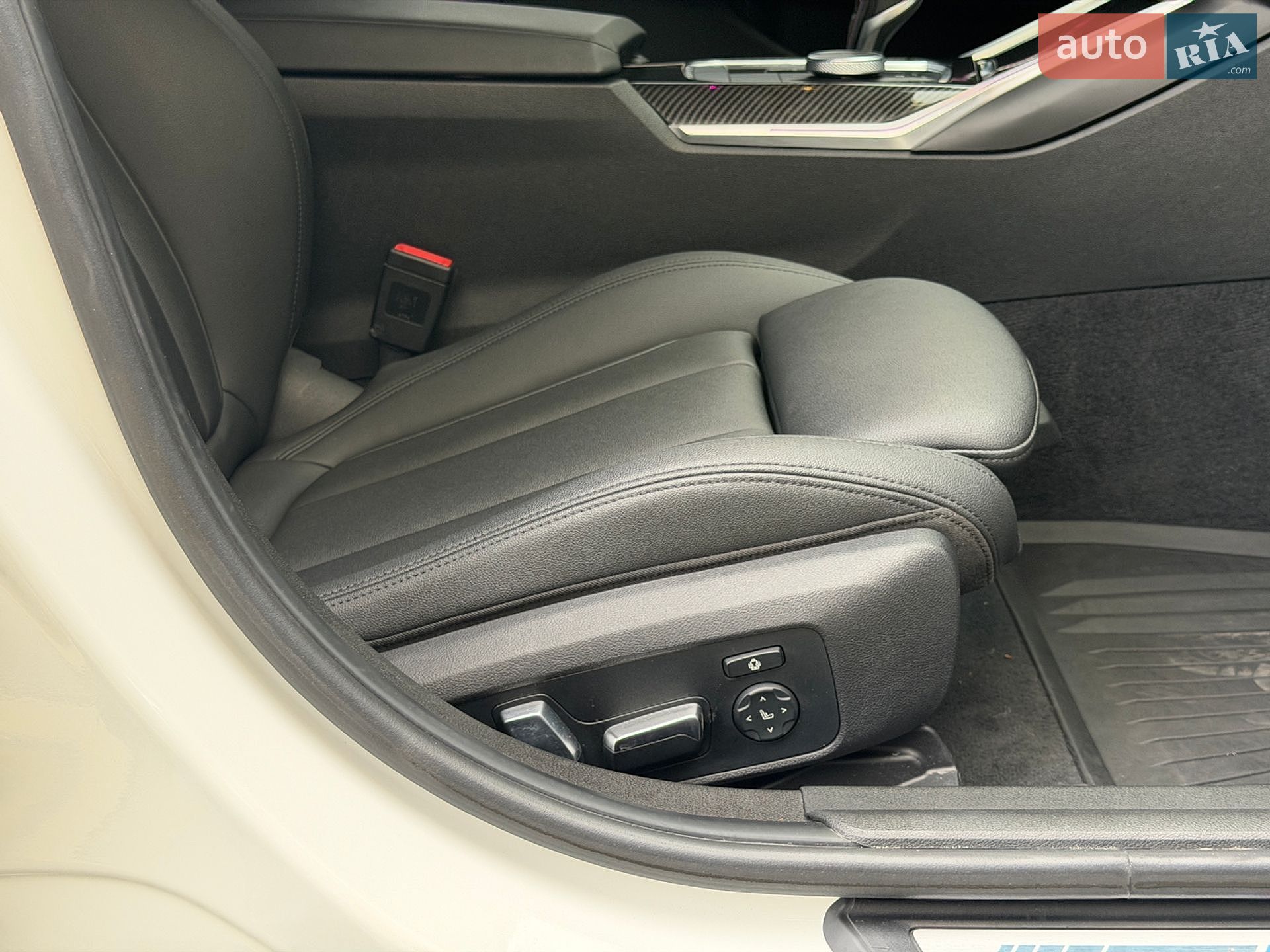 BMW 3 Series 2019 VIN WBA5U9C09LFH06508 фото оголошення 36 з 39