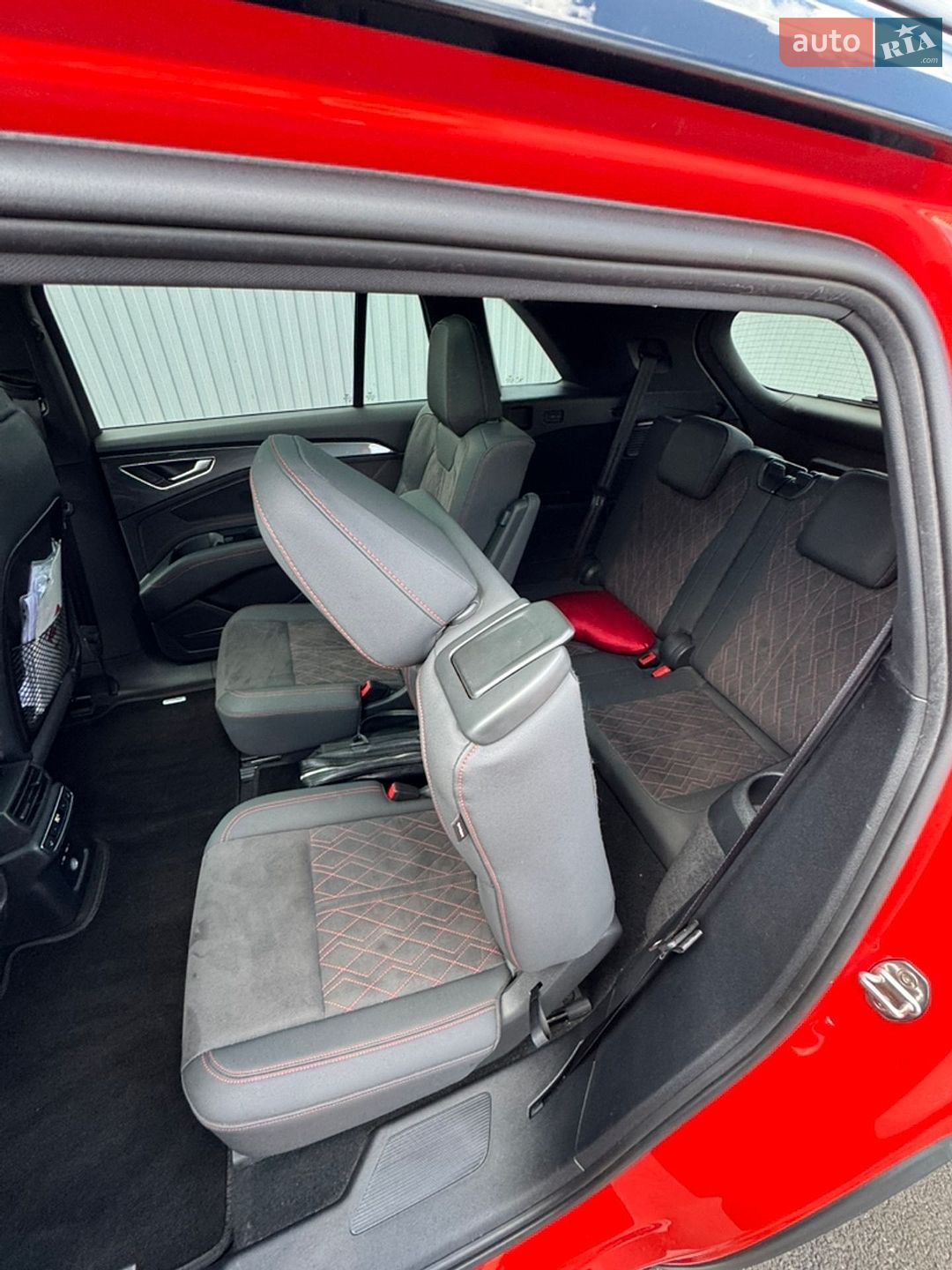 Audi Q5 e-tron 2022 VIN LSV1C5G48N2010060 фото оголошення 33 з 41