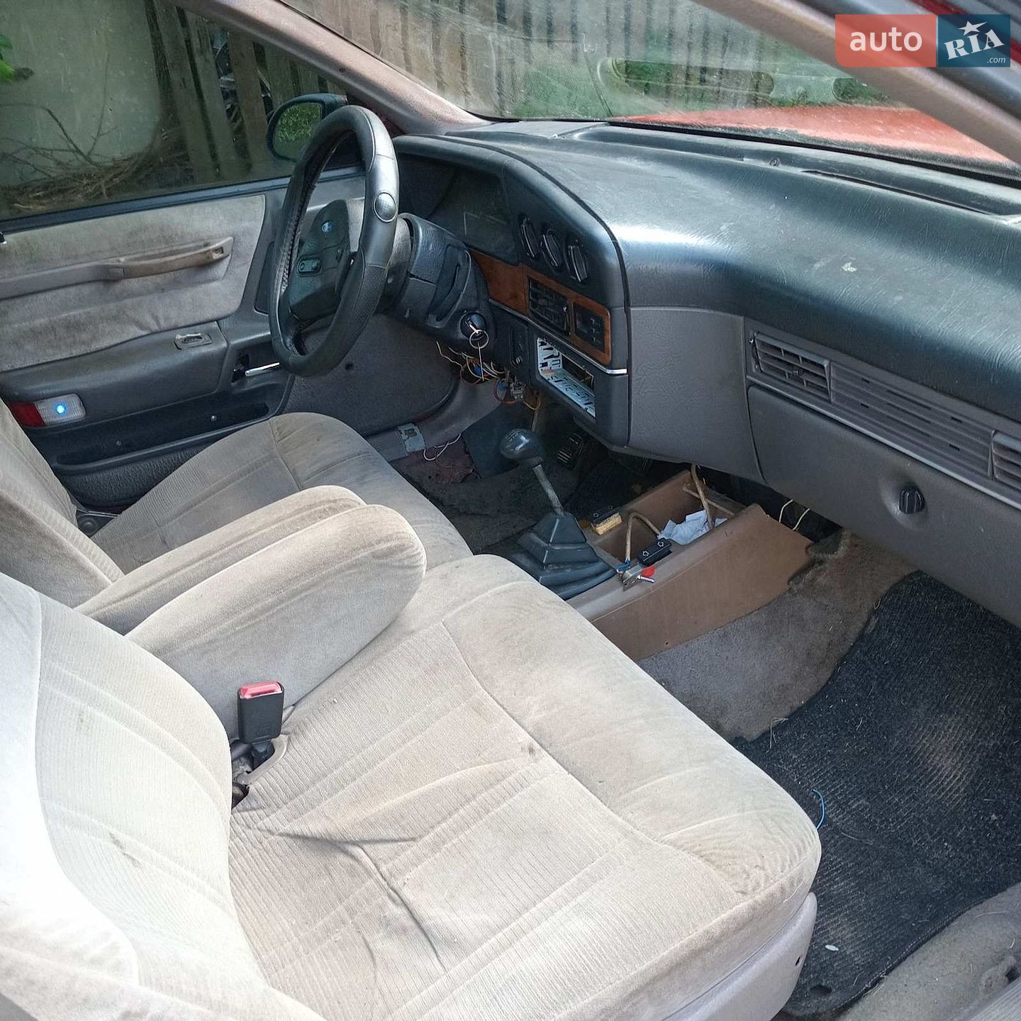 Ford Taurus 1989 VIN 1FABP52U1KA301221 фото оголошення 2 з 8