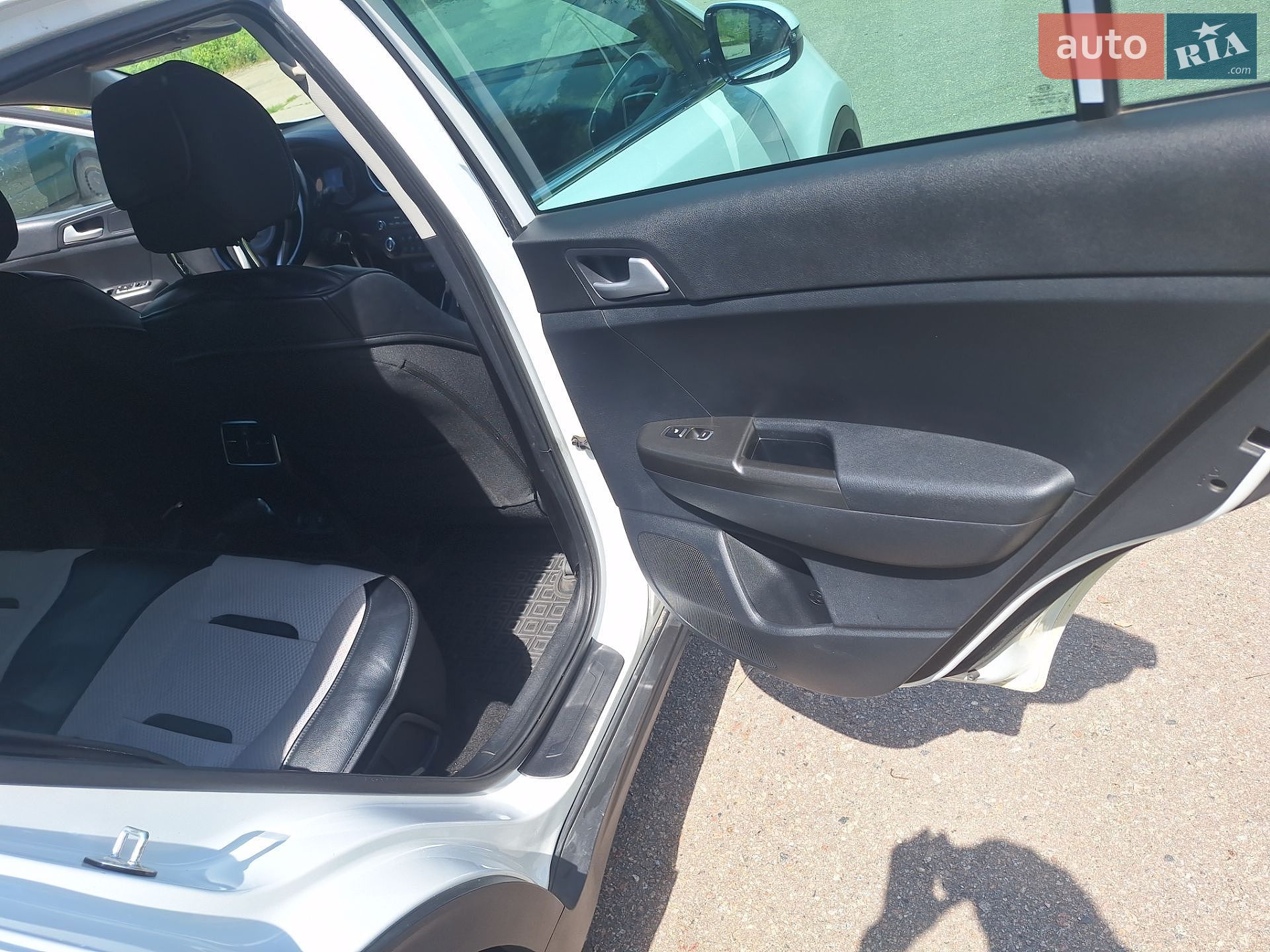 Kia Sportage 2019 VIN U5YPG812AKL726548 фото оголошення 5 з 17