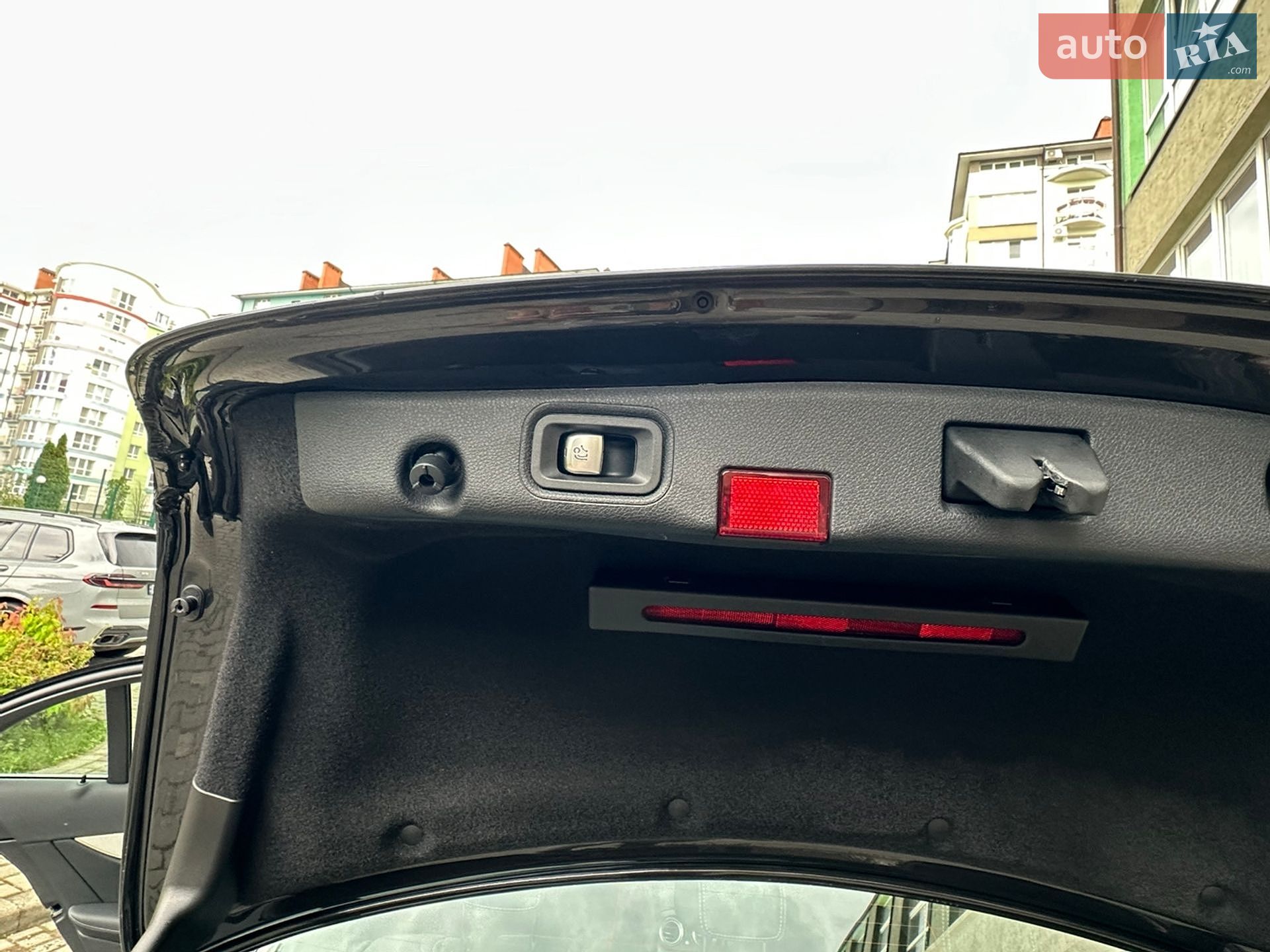 Mercedes-Benz E-Class 2022 VIN W1KZF0EB7PB109799 фото оголошення 19 з 54