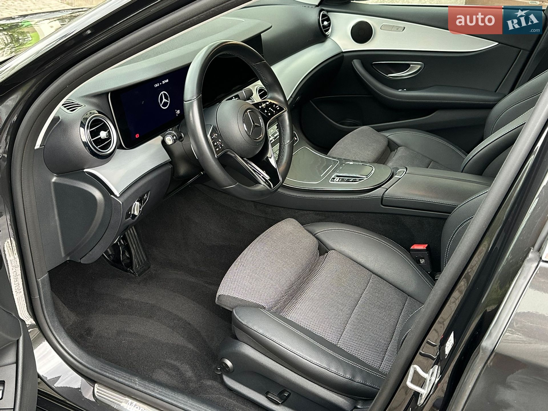 Mercedes-Benz E-Class 2022 VIN W1KZF0EB7PB109799 фото оголошення 28 з 54