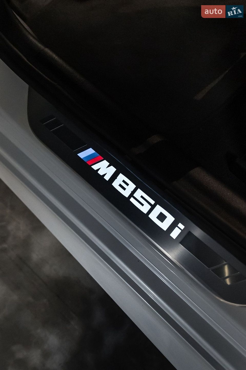BMW 8 Series Gran Coupe 2019 VIN WBAGV8C08LBP49046 фото оголошення 3 з 31