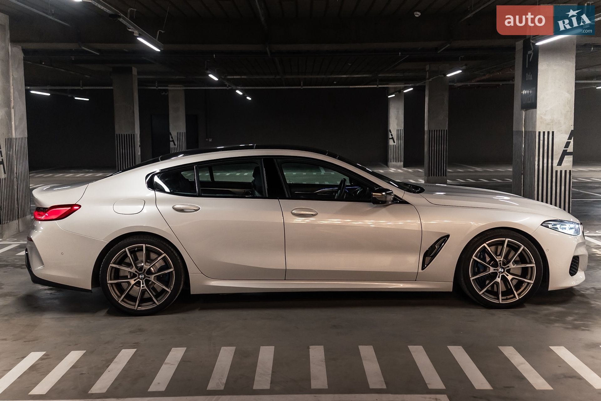 BMW 8 Series Gran Coupe 2019 VIN WBAGV8C08LBP49046 фото оголошення 5 з 31