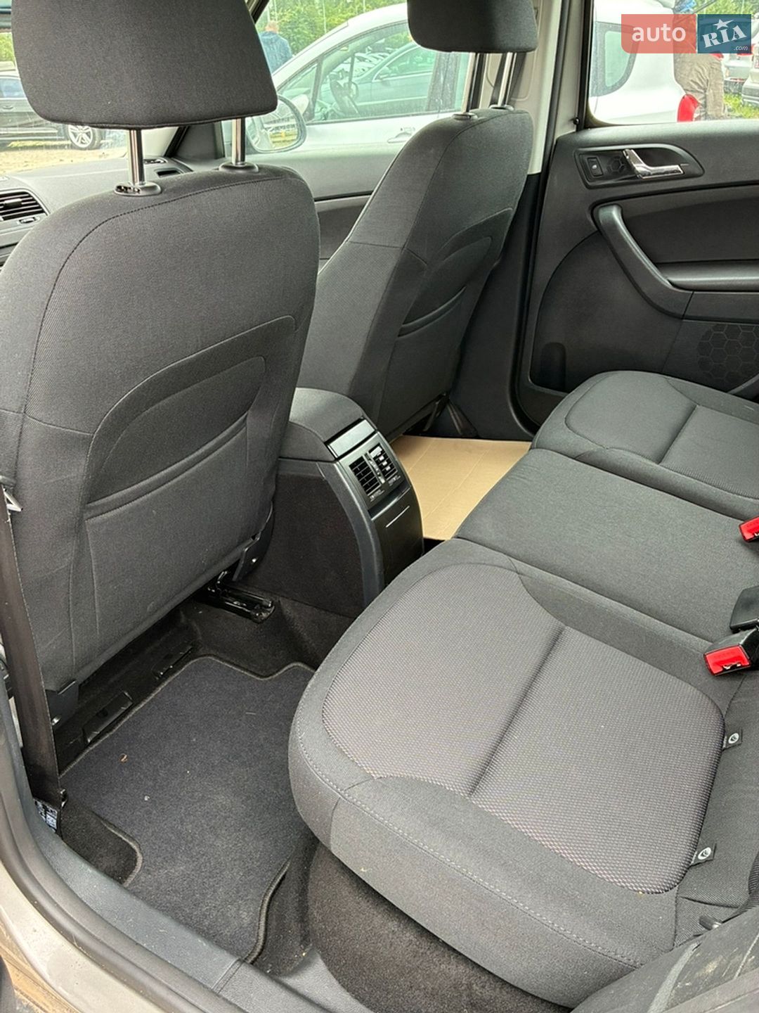 Skoda Yeti 2014 VIN TMBLC75L2E6037605 фото оголошення 10 з 12