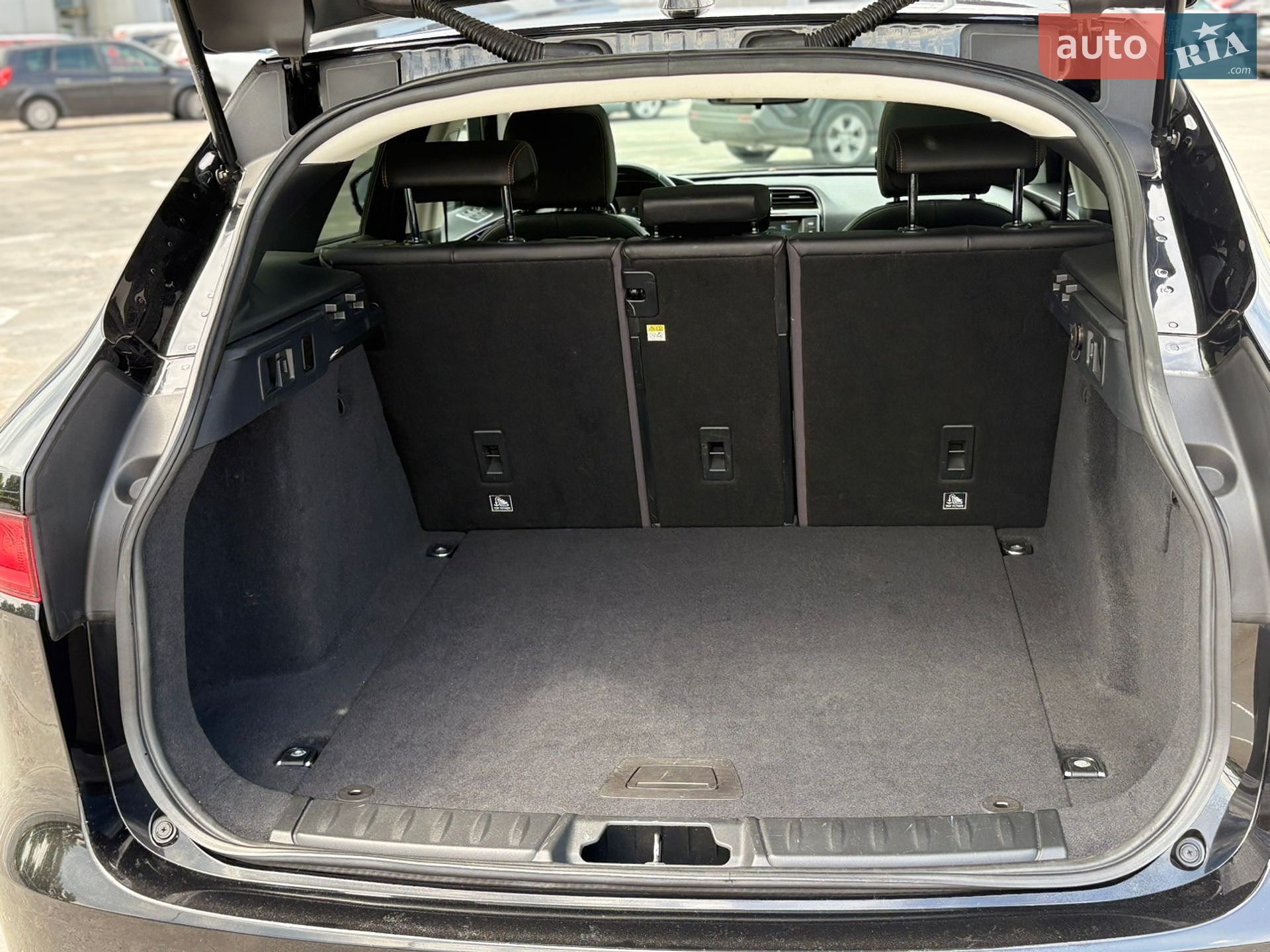 Jaguar F-Pace 2016 VIN SADCA2BN7HA496567 фото оголошення 76 з 77