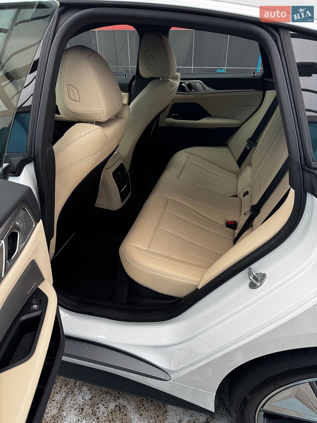 BMW i4 2025 VIN WBY23HD01SFV06945 фото оголошення 50 з 54