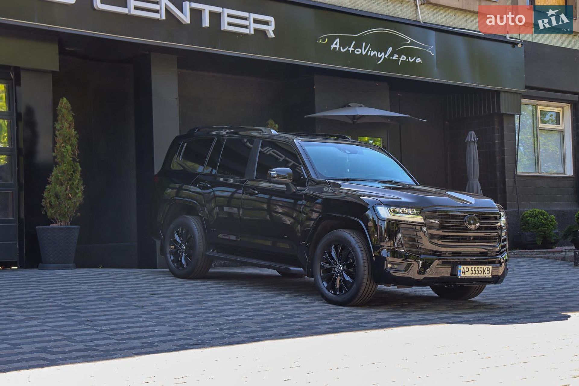 Toyota Land Cruiser 2023 VIN JTMAAABJ904051986 фото оголошення 3 з 21