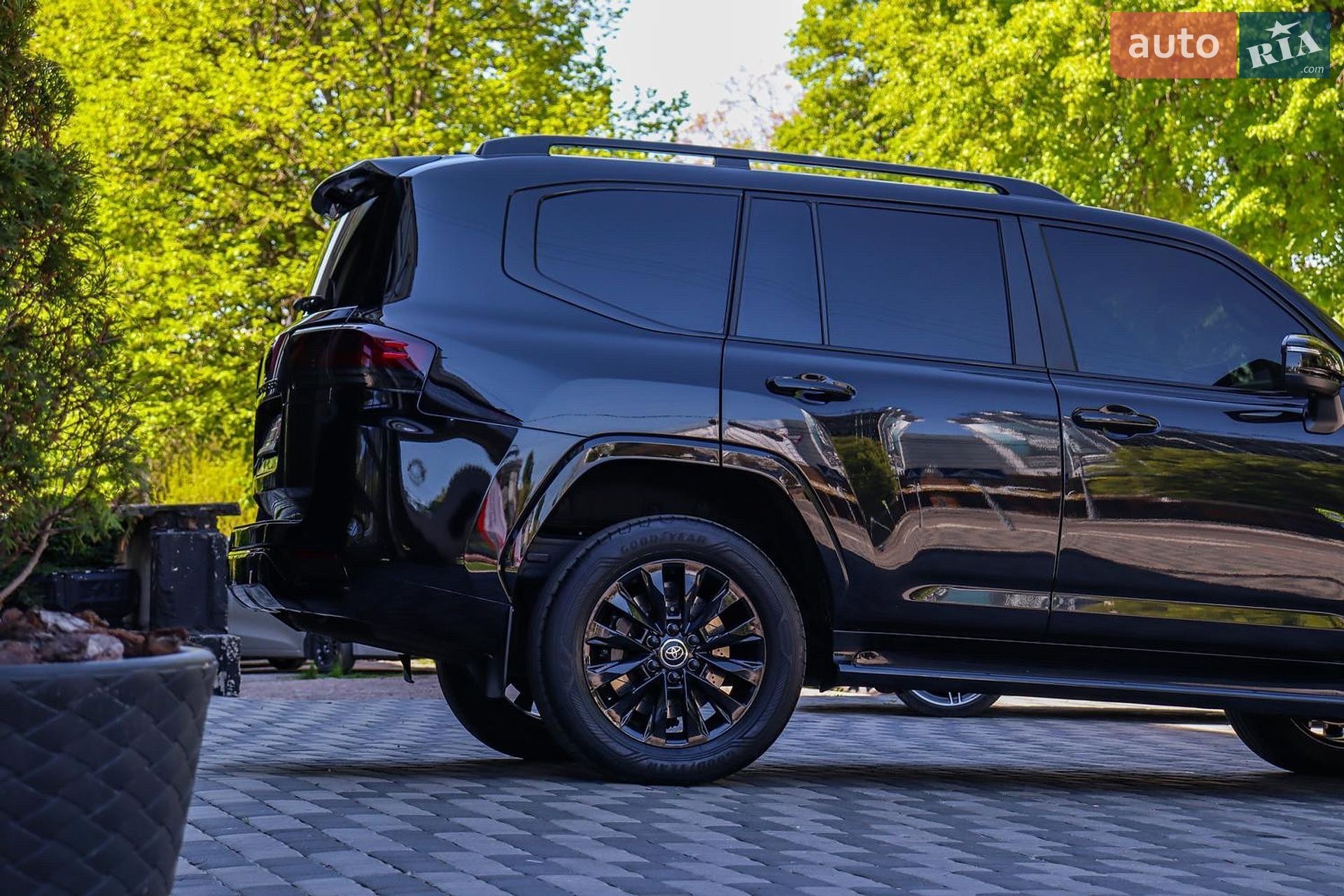 Toyota Land Cruiser 2023 VIN JTMAAABJ904051986 фото оголошення 5 з 21