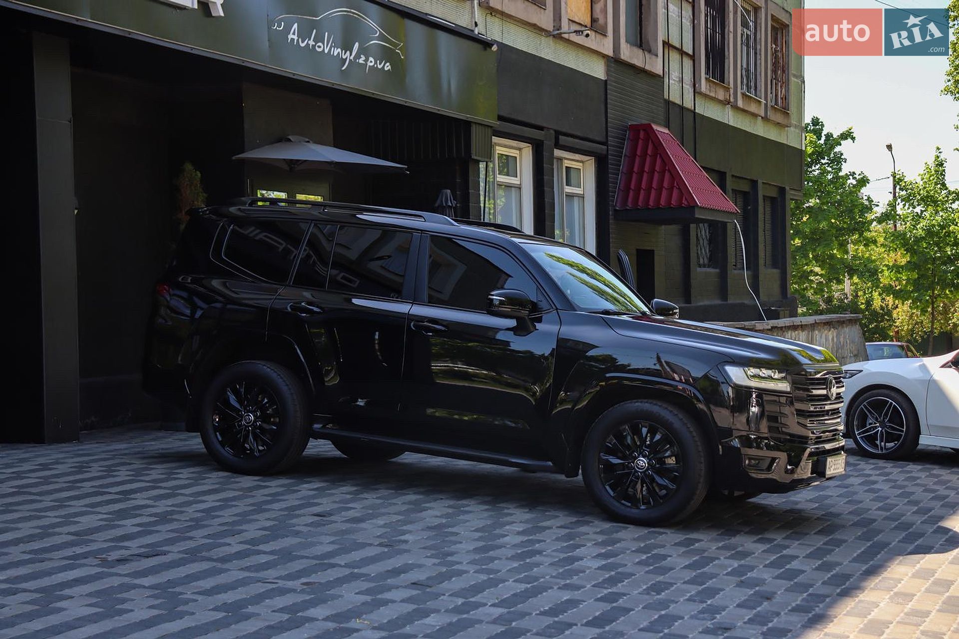Toyota Land Cruiser 2023 VIN JTMAAABJ904051986 фото оголошення 7 з 21