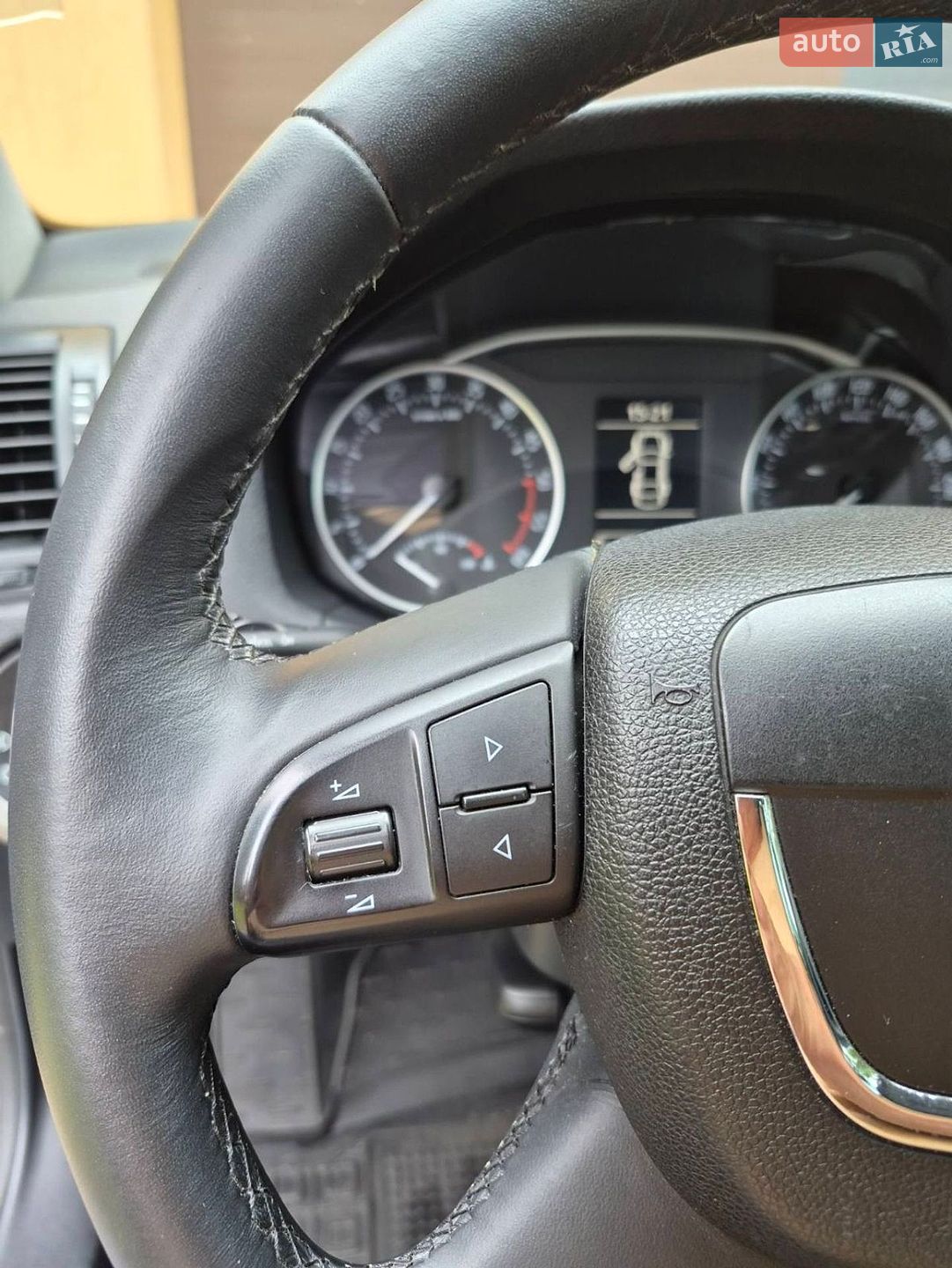 Skoda Octavia 2011 VIN TMBGT61Z6B2115750 фото оголошення 17 з 24
