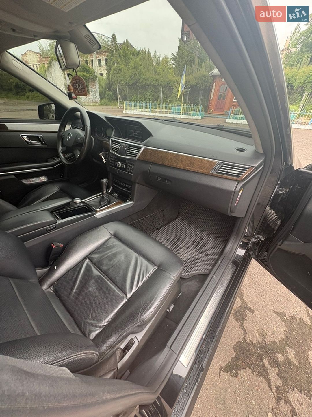 Mercedes-Benz E-Class 2010 VIN WDD2120051A290935 фото оголошення 9 з 13