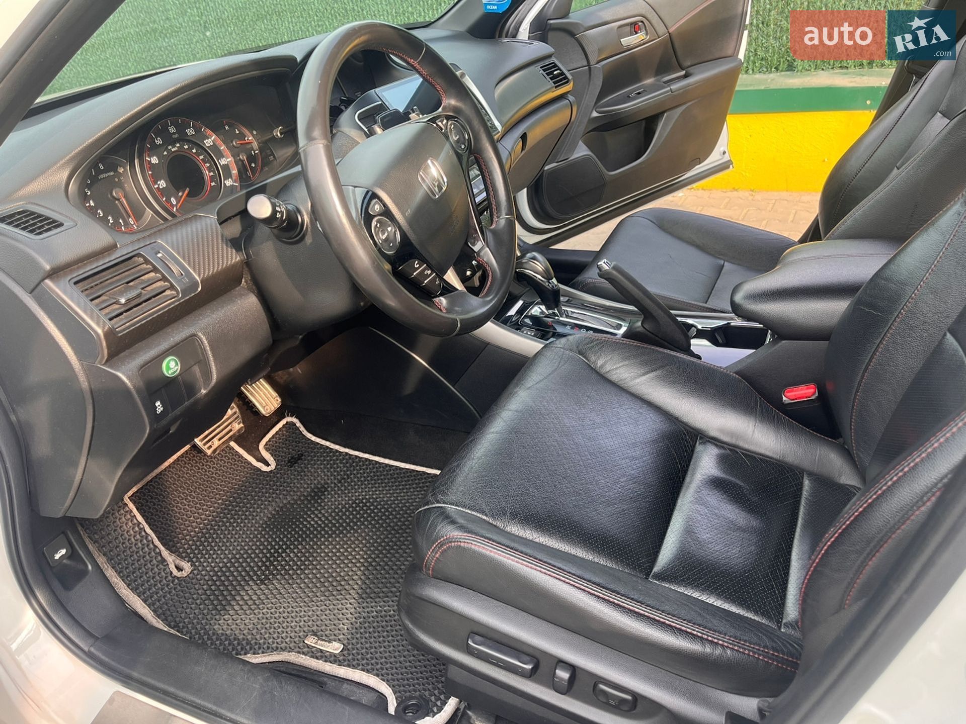 Honda Accord 2017 VIN 1HGCR2F19HA198860 фото оголошення 18 з 25