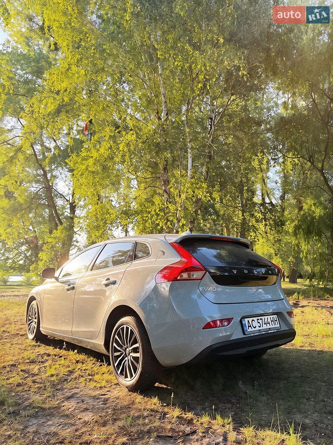 Volvo V40 2017 VIN YV1MV7481J2453185 фото оголошення 5 з 12