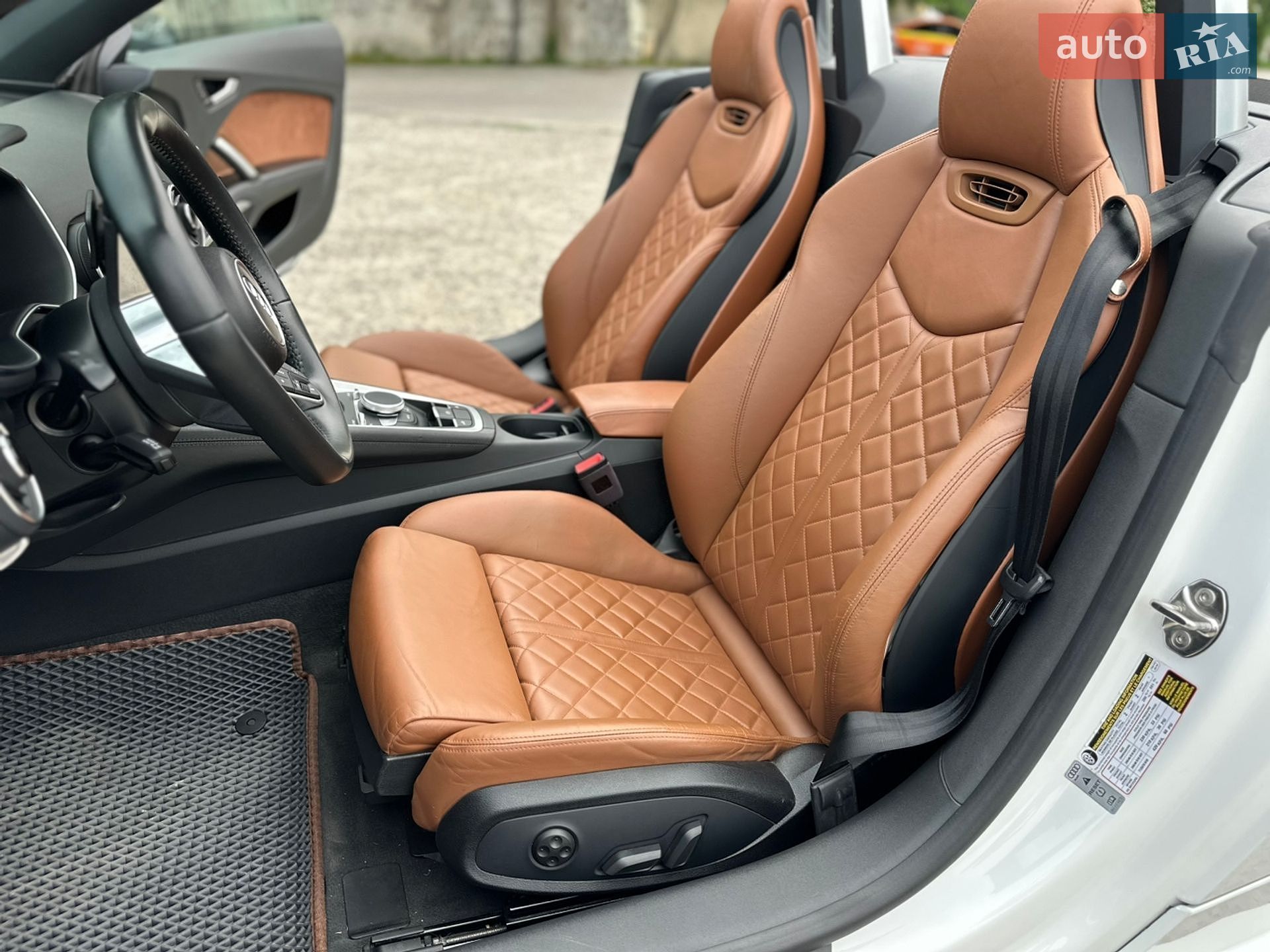 Audi TT 2018 VIN TRUT5CFV6J1013923 фото оголошення 23 з 42