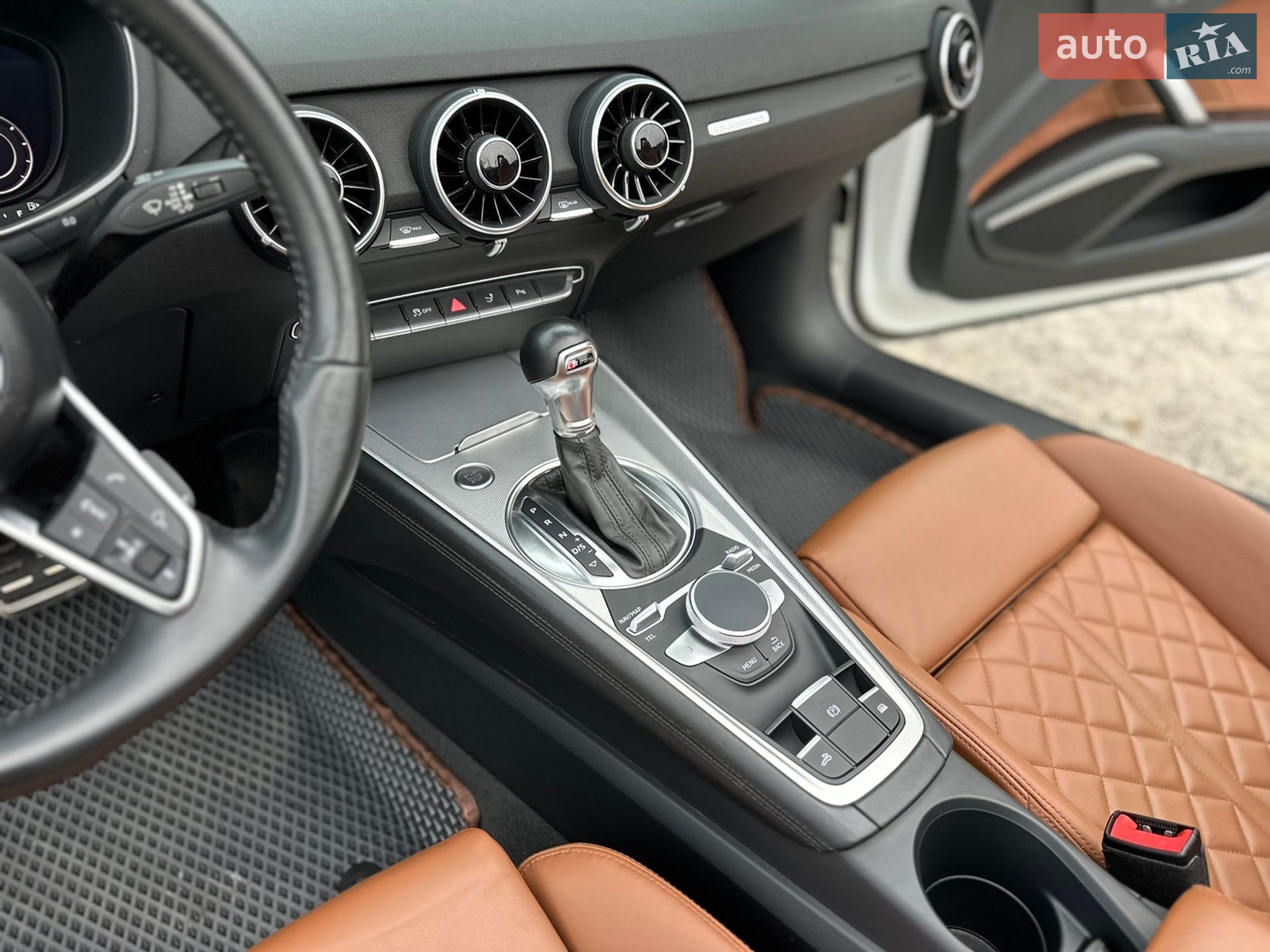 Audi TT 2018 VIN TRUT5CFV6J1013923 фото оголошення 25 з 42