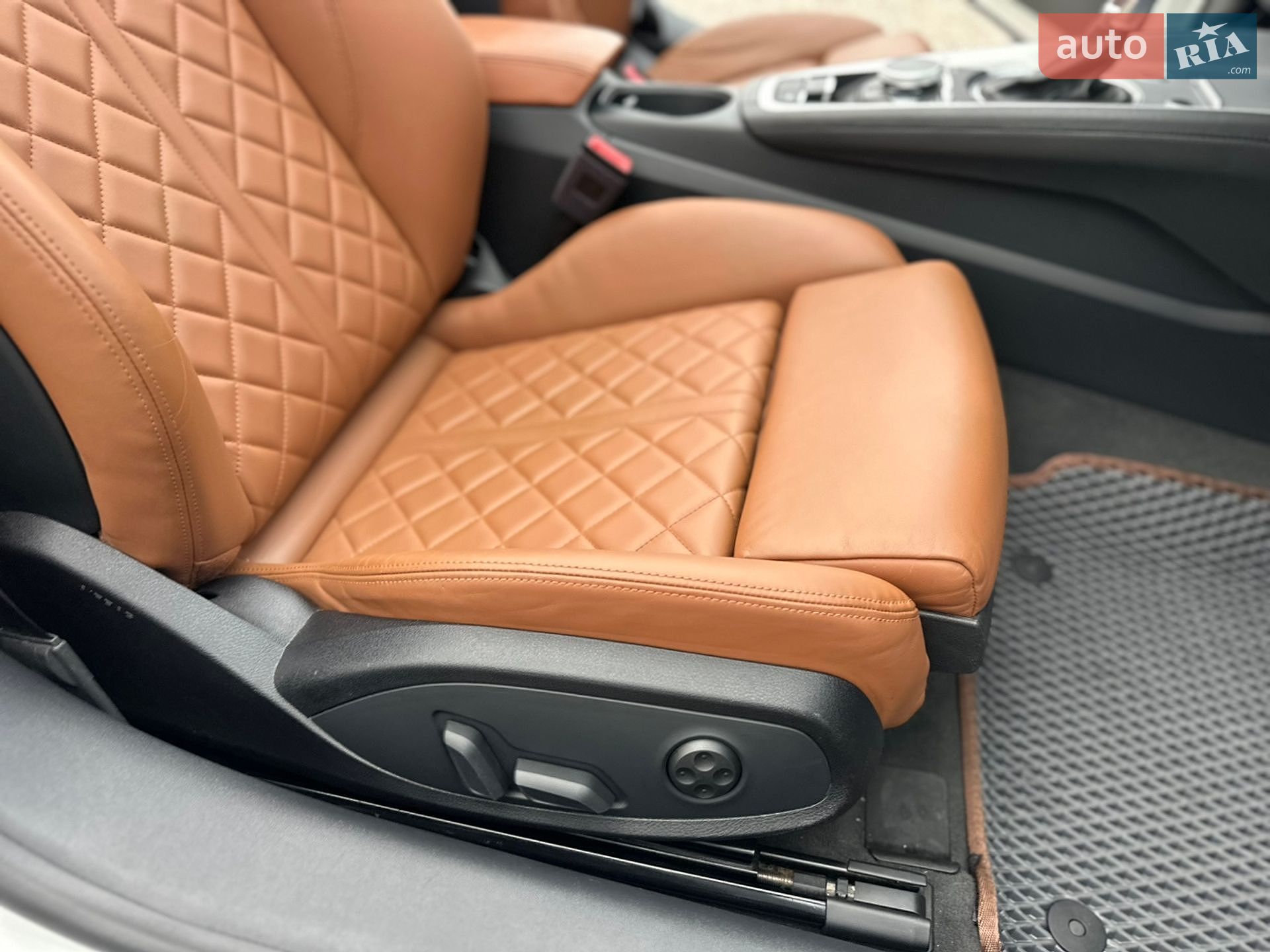 Audi TT 2018 VIN TRUT5CFV6J1013923 фото оголошення 28 з 42