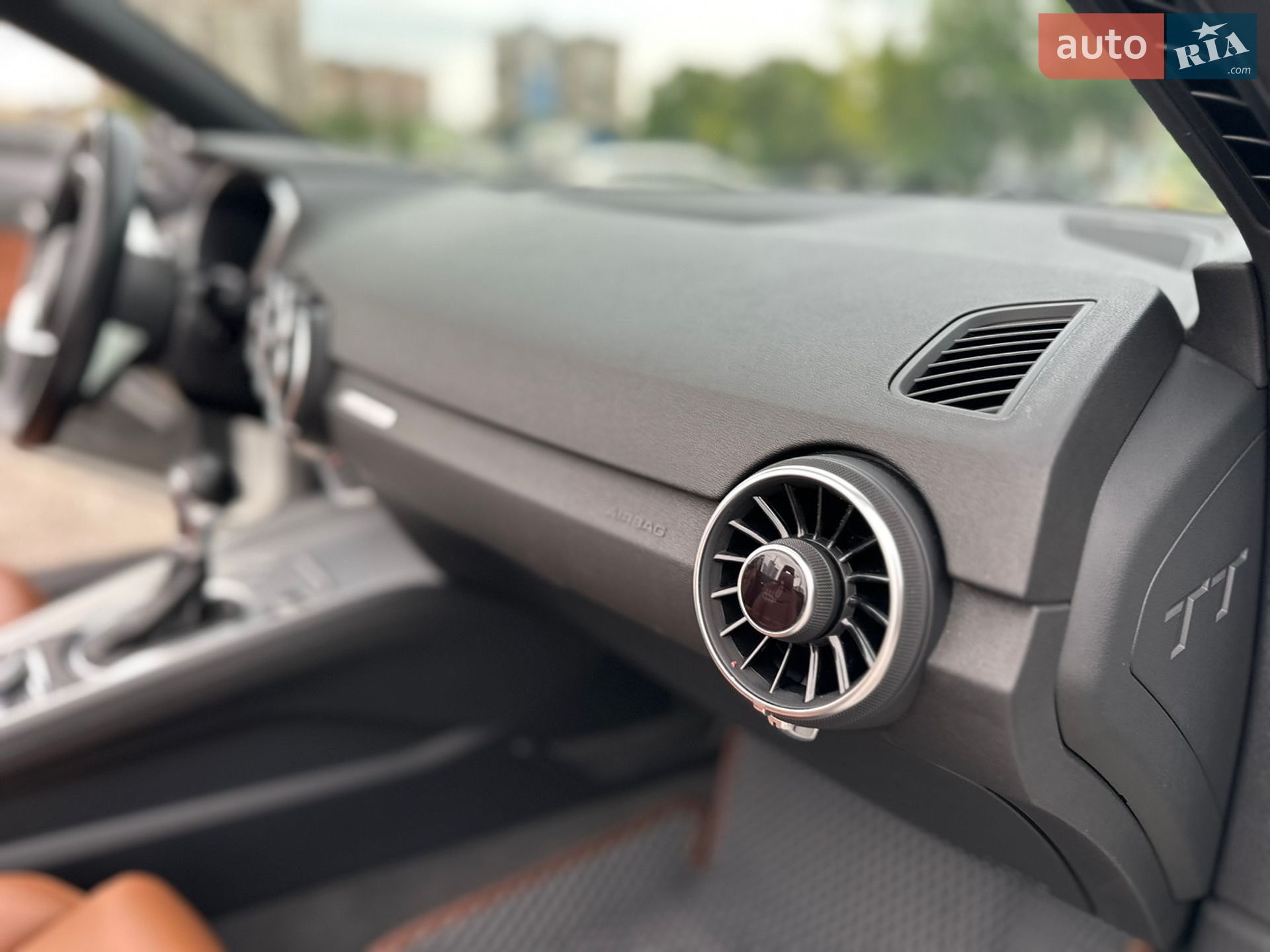 Audi TT 2018 VIN TRUT5CFV6J1013923 фото оголошення 29 з 42