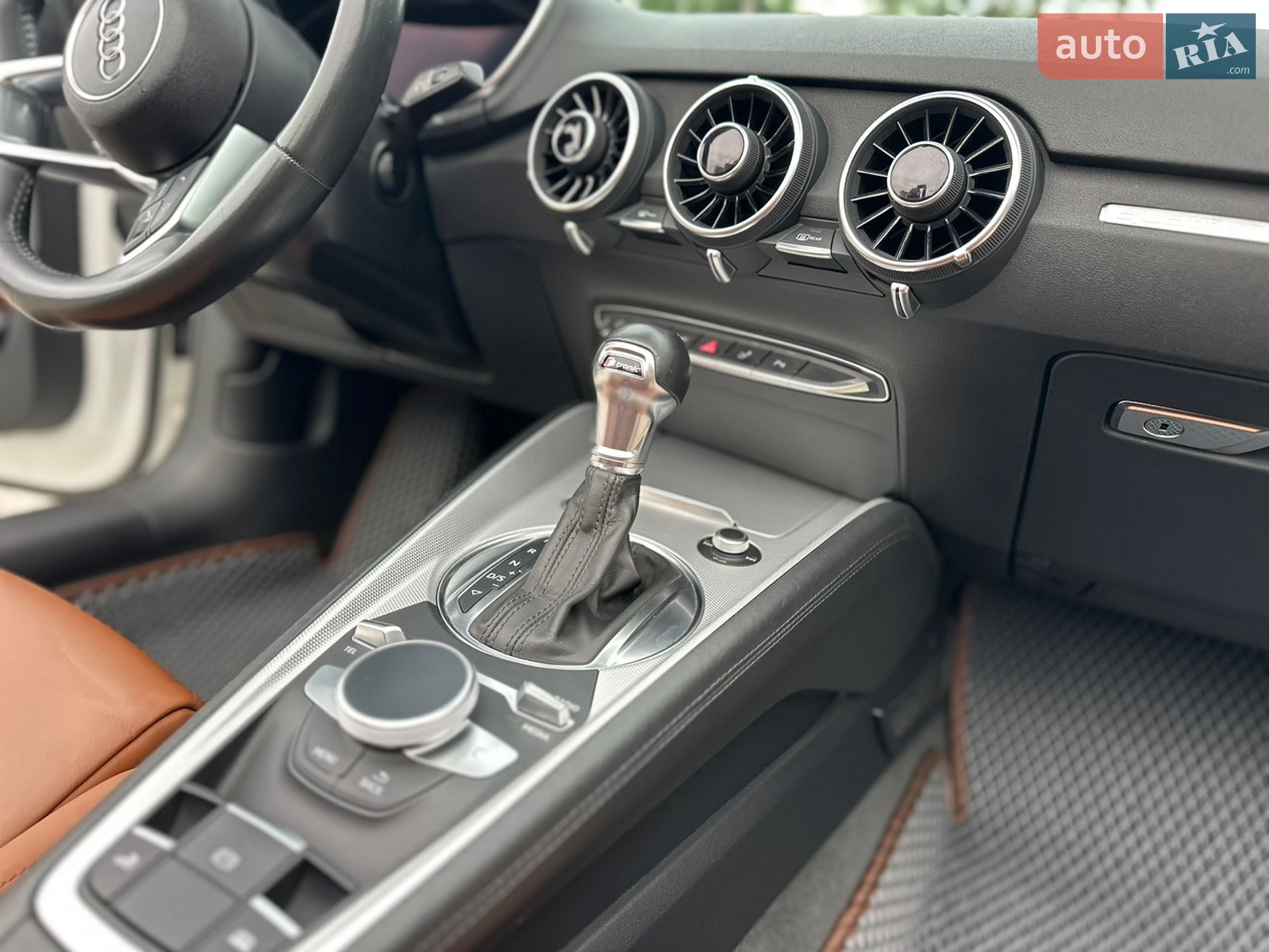 Audi TT 2018 VIN TRUT5CFV6J1013923 фото оголошення 31 з 42