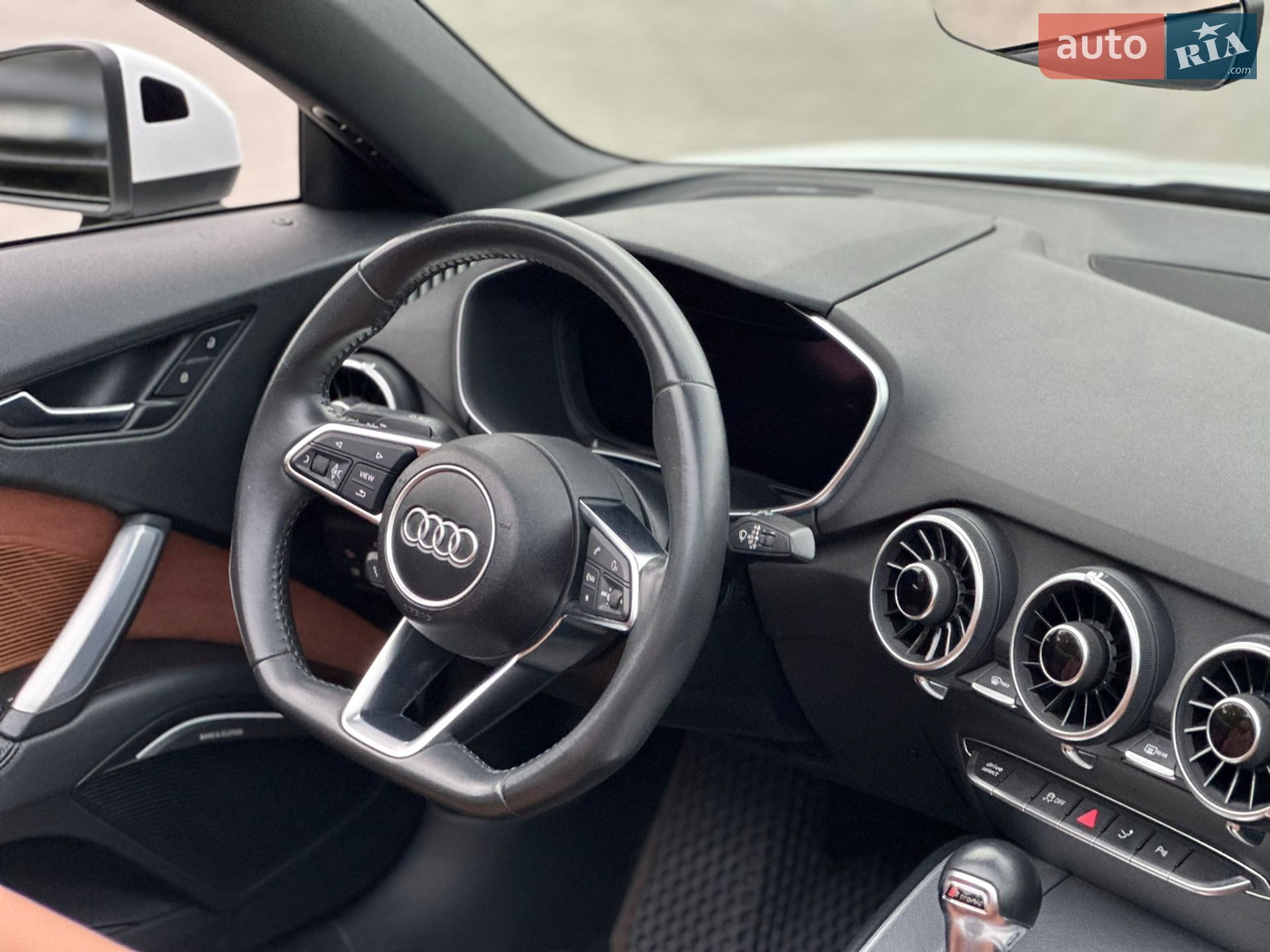 Audi TT 2018 VIN TRUT5CFV6J1013923 фото оголошення 36 з 42