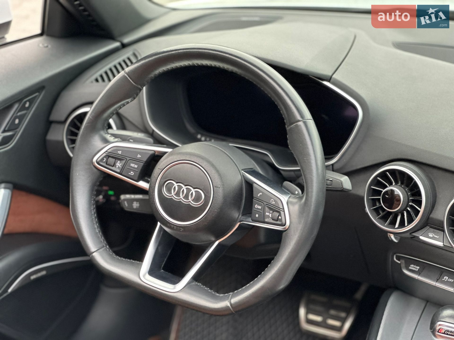 Audi TT 2018 VIN TRUT5CFV6J1013923 фото оголошення 37 з 42