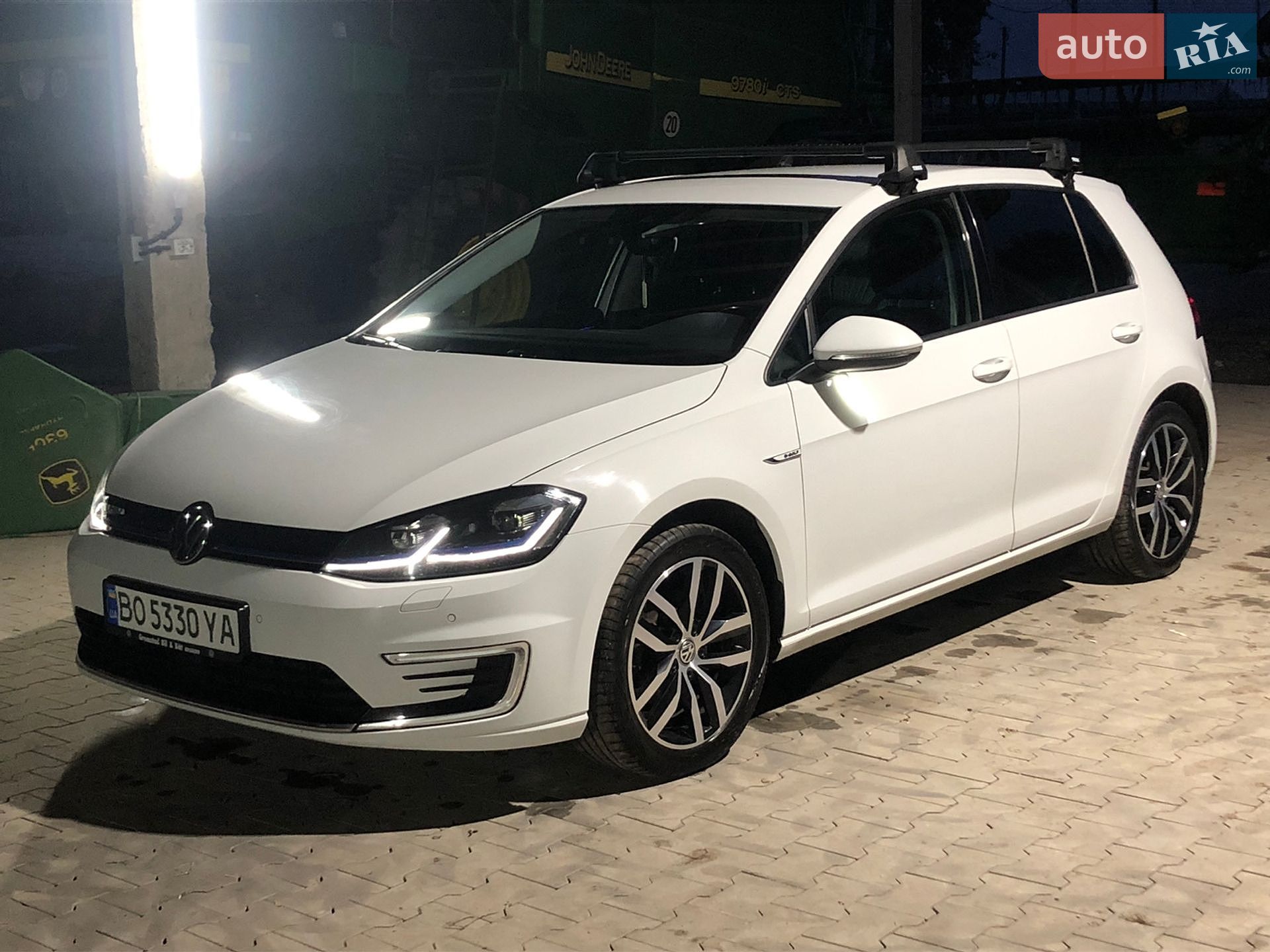Volkswagen e-Golf 2018 VIN WVWZZZAUZK8903411 фото оголошення 2 з 25